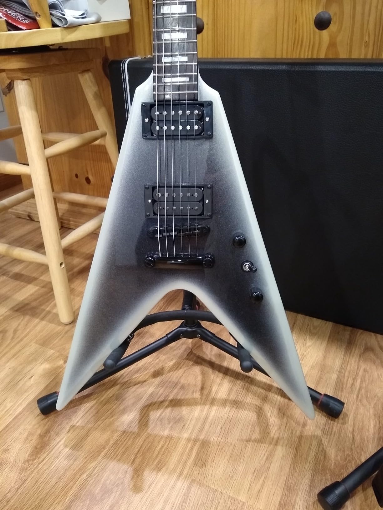 WestCreek CERBERUS Solid Body Electric Guitar, V Heavy Metal Guitar, Right Handed, Rounded End Frets, Bone Nut, Rosewood Fretboard, Mahogany Body customer photo 2