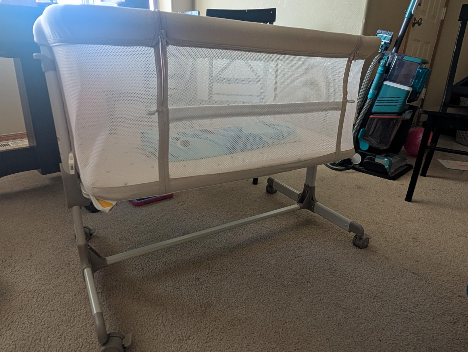 Fodoss Baby Bassinets Bedside Sleeper - All Mesh Bedside Bassinet with Wheels, 7 Height Adjustable Baby Bassinet for Infants customer photo 1