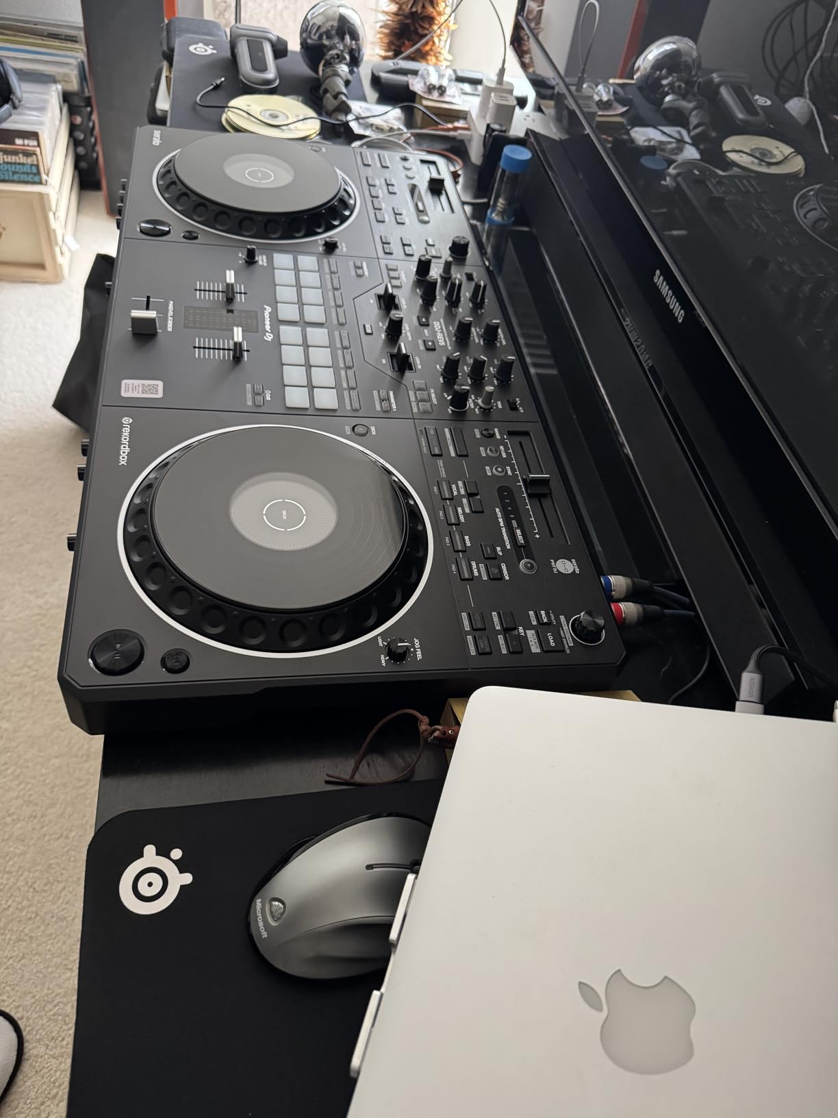 DDJ-REV5 Scratch-Style 2-Channel Performance DJ Controller (Black) customer photo 1