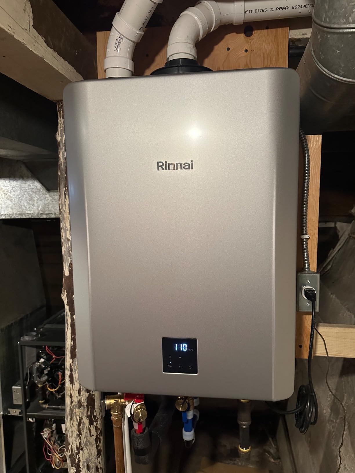Rinnai RX160iN Condensing Smart Sense Natural Gas or Propane Tankless Water Heater, Indoor or Outdoor, Up to 9 GPM, 160,000 BTU customer photo 1