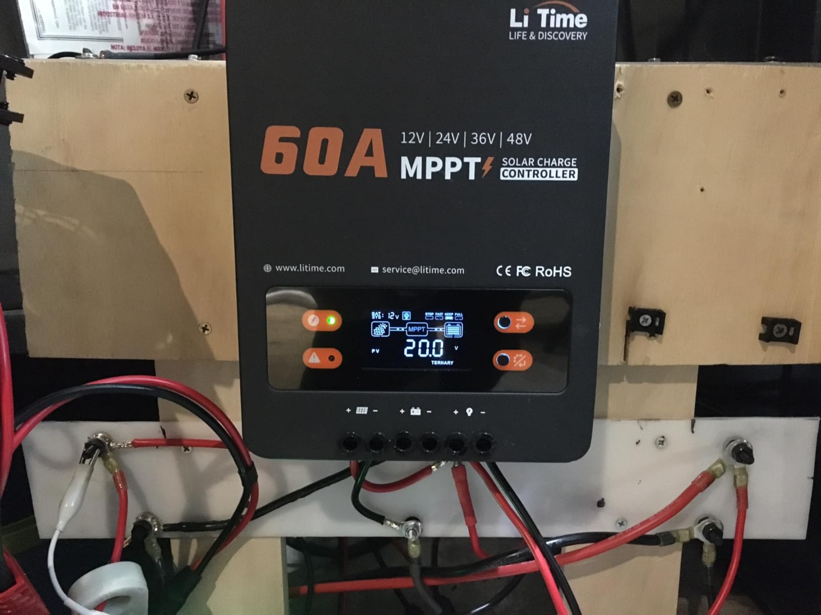 LiTime 60A MPPT Solar Charge Controller 12V/24V/36V/48V Auto, Max PV Input 200VDC LCD Display Solar Panel Regulator for LiFePO4/Lead-acid Battery customer photo 1
