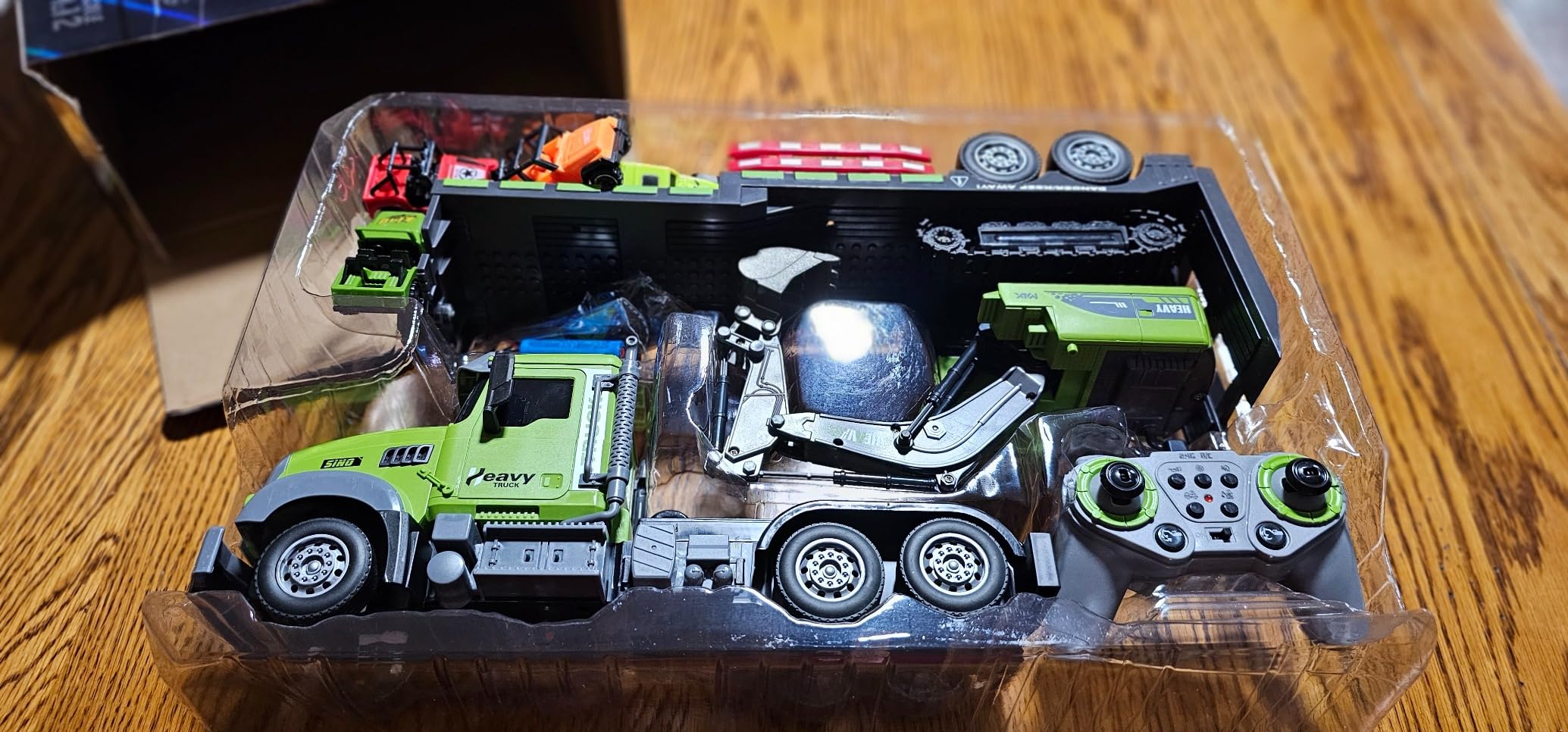 Fistone RC Semi-Trailer Truck & Excavator Toy Set, 1:12 Scale with Sound and Lights, 2.4Ghz Remote Control Flatbed Truck and Excavator Toys for Boys 6-12 Years Old customer photo 1