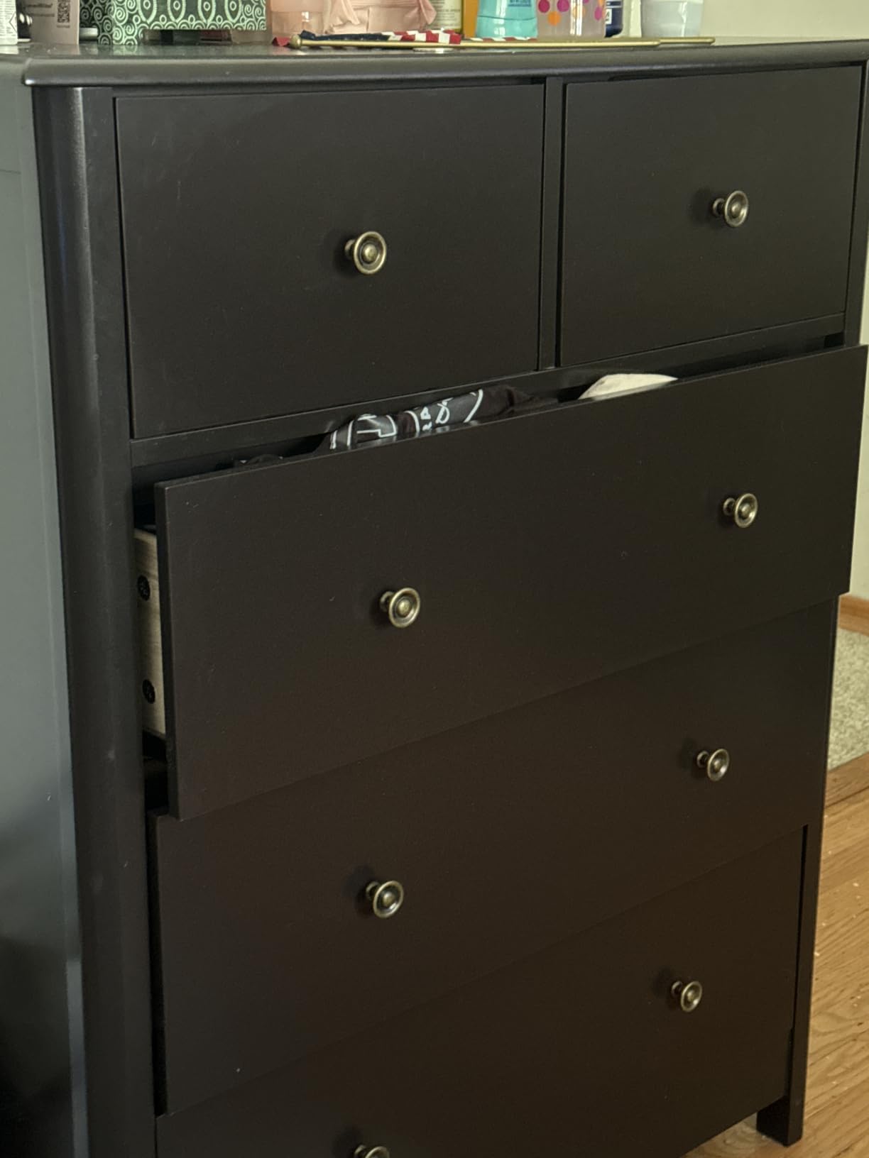 HOUSUIT White Dresser with 5 Drawers, Tall Chest of Drawers, 5 Drawer Dresser with Deep Space, Wood Storage Cabinet for Living Room, Hallway, Office, White customer photo 2