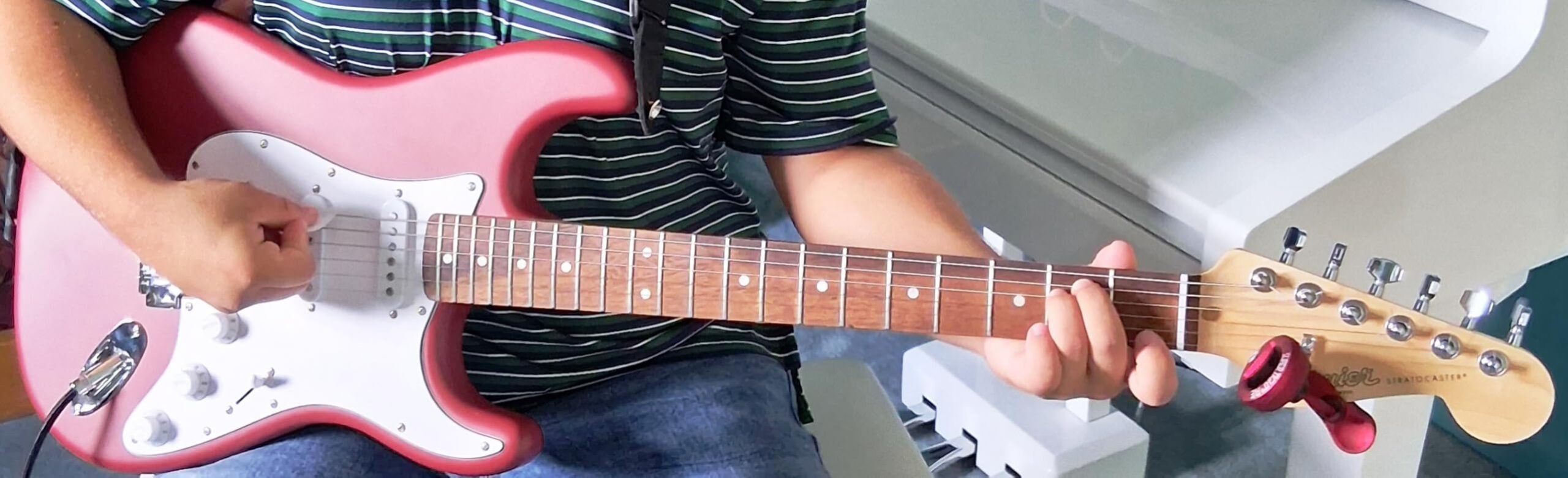 Fender Squier Debut Series Stratocaster Electric Guitar, Beginner Guitar, with 2-Year Warranty, Includes Free Lessons, 2-Color Sunburst with Matte Finish customer photo 1