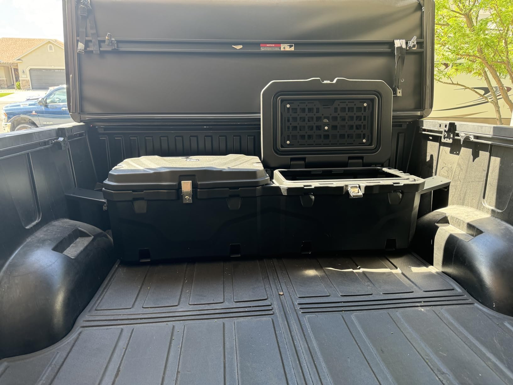 JOYTUTUS Lockable 160 Quart Truck Bed Tool Box, Waterproof Storage Box Truck Bed Cargo Case, Full & Mid Size Pickup Tool Box Toolbox Storage System customer photo 1