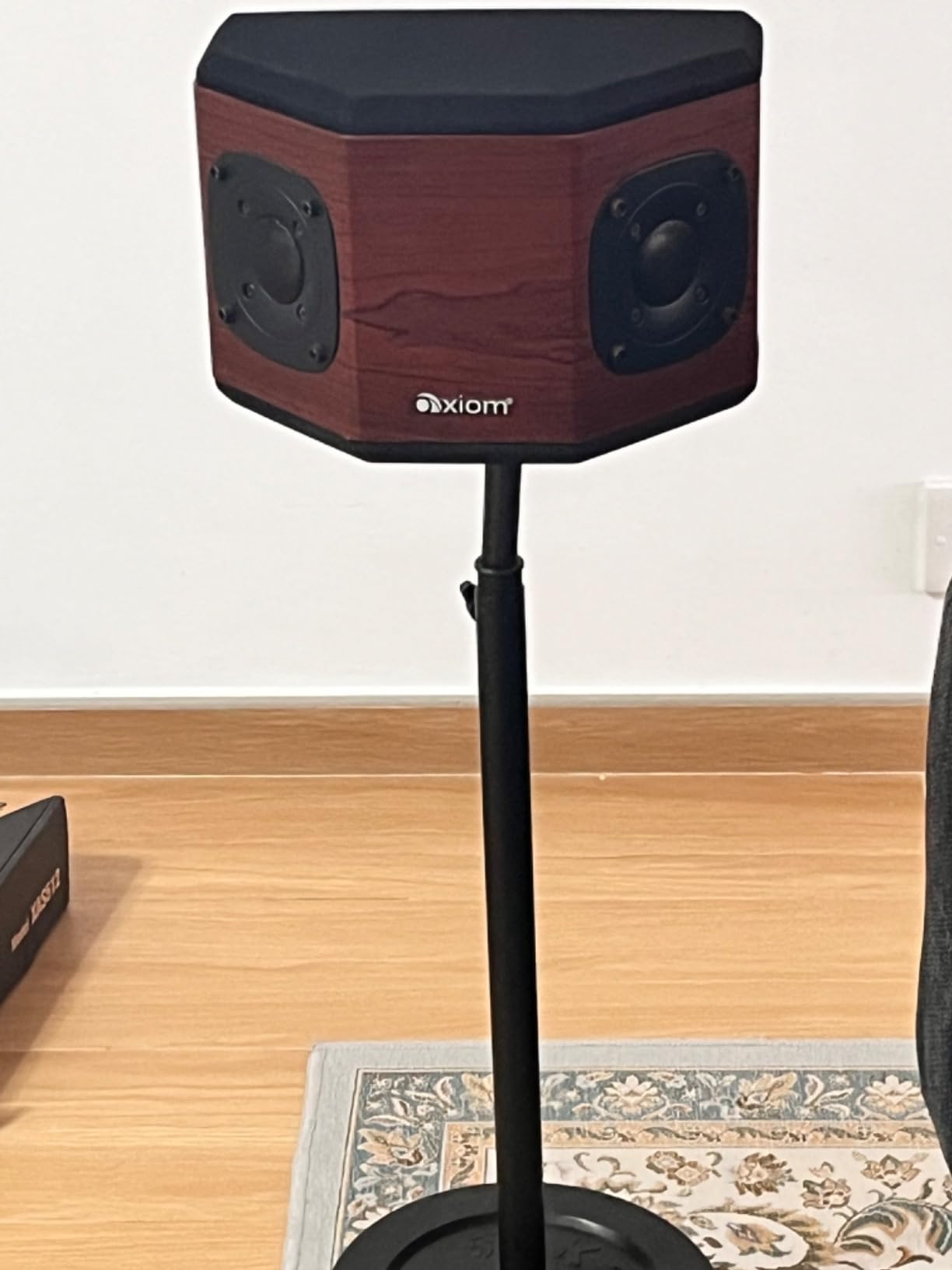 USX MOUNT Bookshelf Speaker Stands Pair, Height Adjustable Extends 32-42 inch for Rear Surround Sound Speakers, Floor Satellite Speaker Stands for Vizio Bose Sony JBL Klipsch Polk, Max Load 11 lbs customer photo 1
