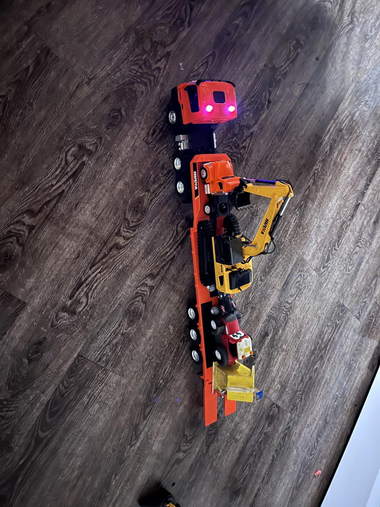 Fistone RC Semi Truck & Excavator Set, 2.4Ghz Remote Control Toys, 1:24 RC Semi-Trailer Engineering Tractor With Sound and Lights, Construction Vehicles for Boys customer photo 1