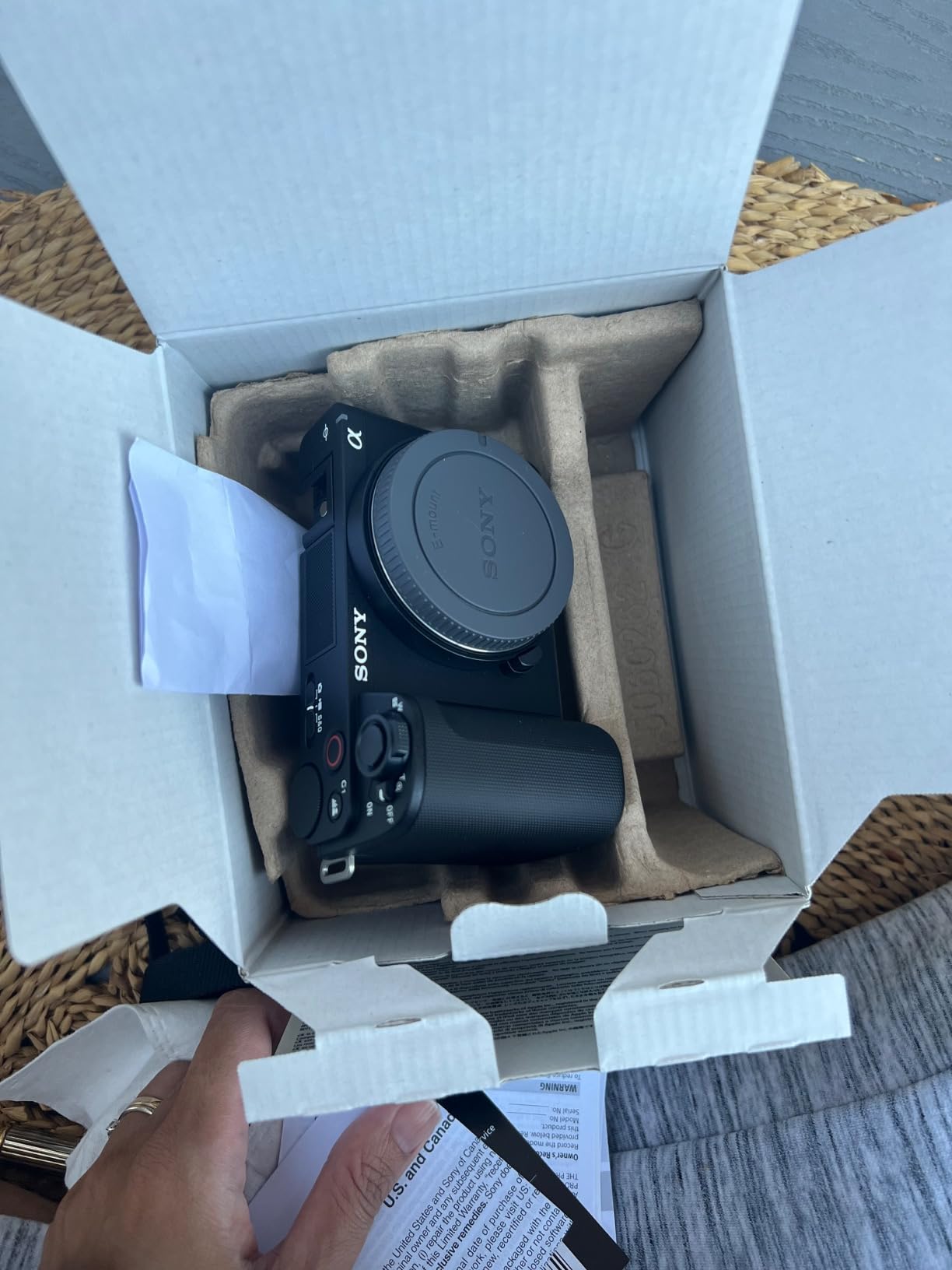 Sony Alpha ZVE10 II - APS-C Interchangeable Lens Mirrorless Content Creators' Camera - Black - Body Only | 26MP Aps-C Exmor R Sensor, Sony E-Mount, 4K Up to 60fps, 3