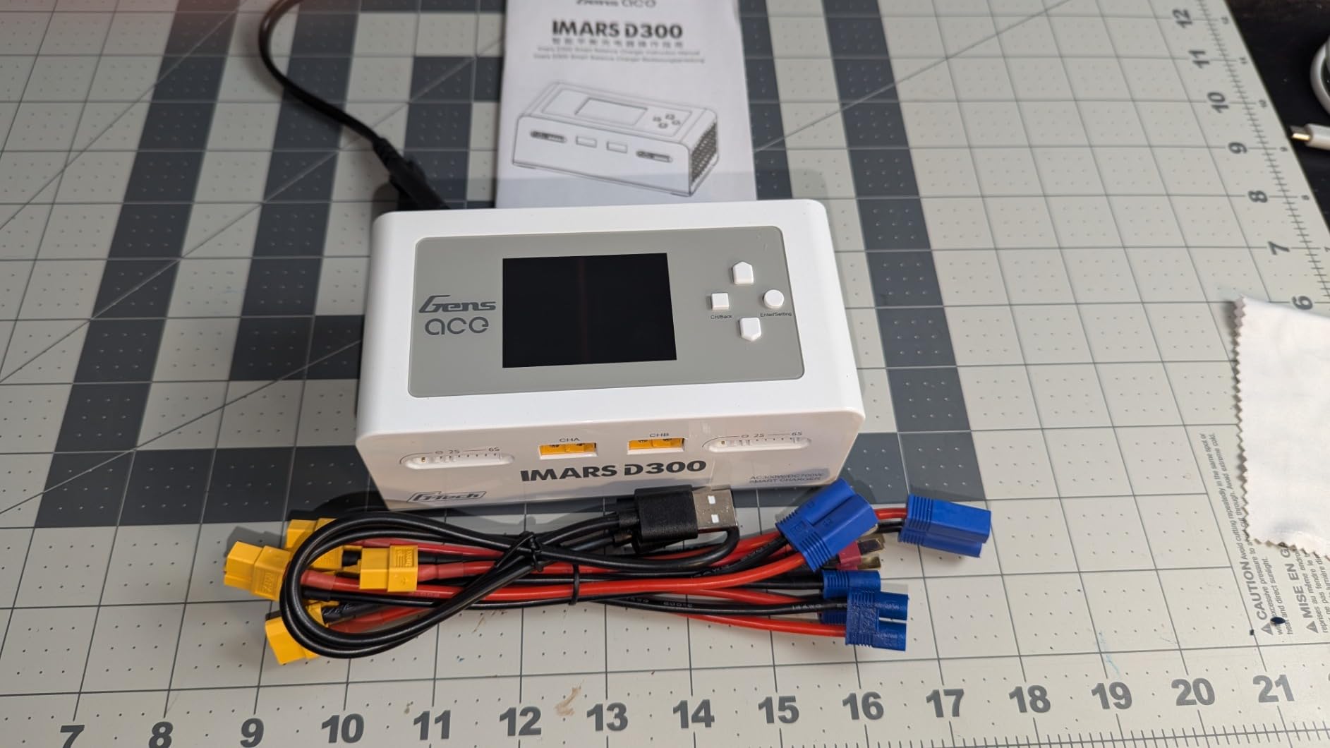 Gens Ace IMARS D300 Smart Balance Charger Dual Channel AC 300W / DC 700W (350W*2) 16A for RC 1~6S Charging (White) customer photo 1