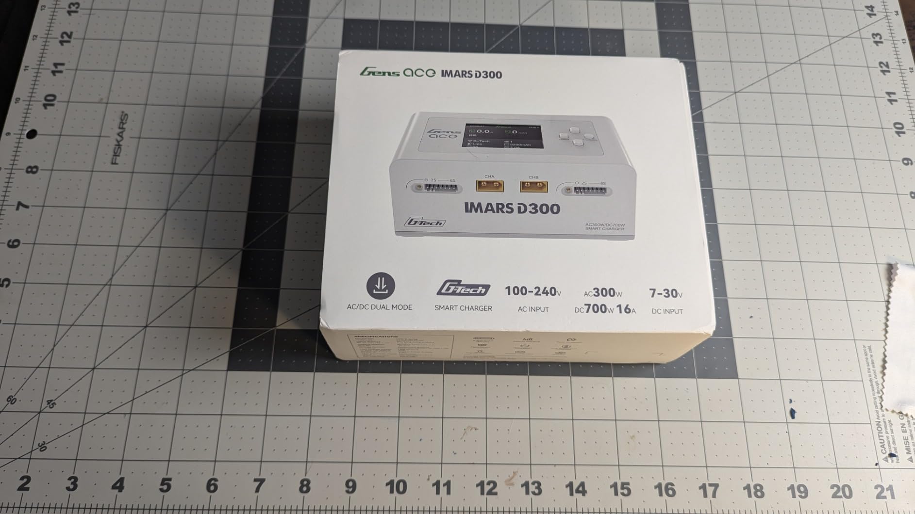 Gens Ace IMARS D300 Smart Balance Charger Dual Channel AC 300W / DC 700W (350W*2) 16A for RC 1~6S Charging (White) customer photo 2