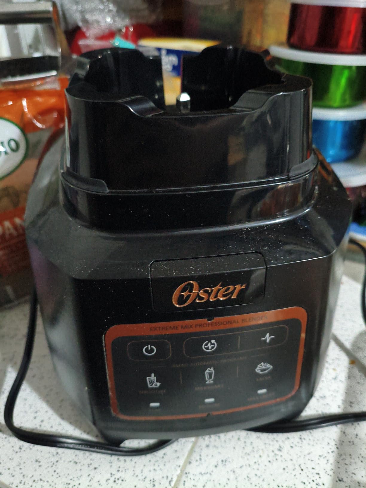Oster Extreme Mix Blender, 1500-Watt High-Speed Countertop Blender with 64oz Jar & Auto Programs, Perfect for Smoothies, Milkshakes, Salsa customer photo 1