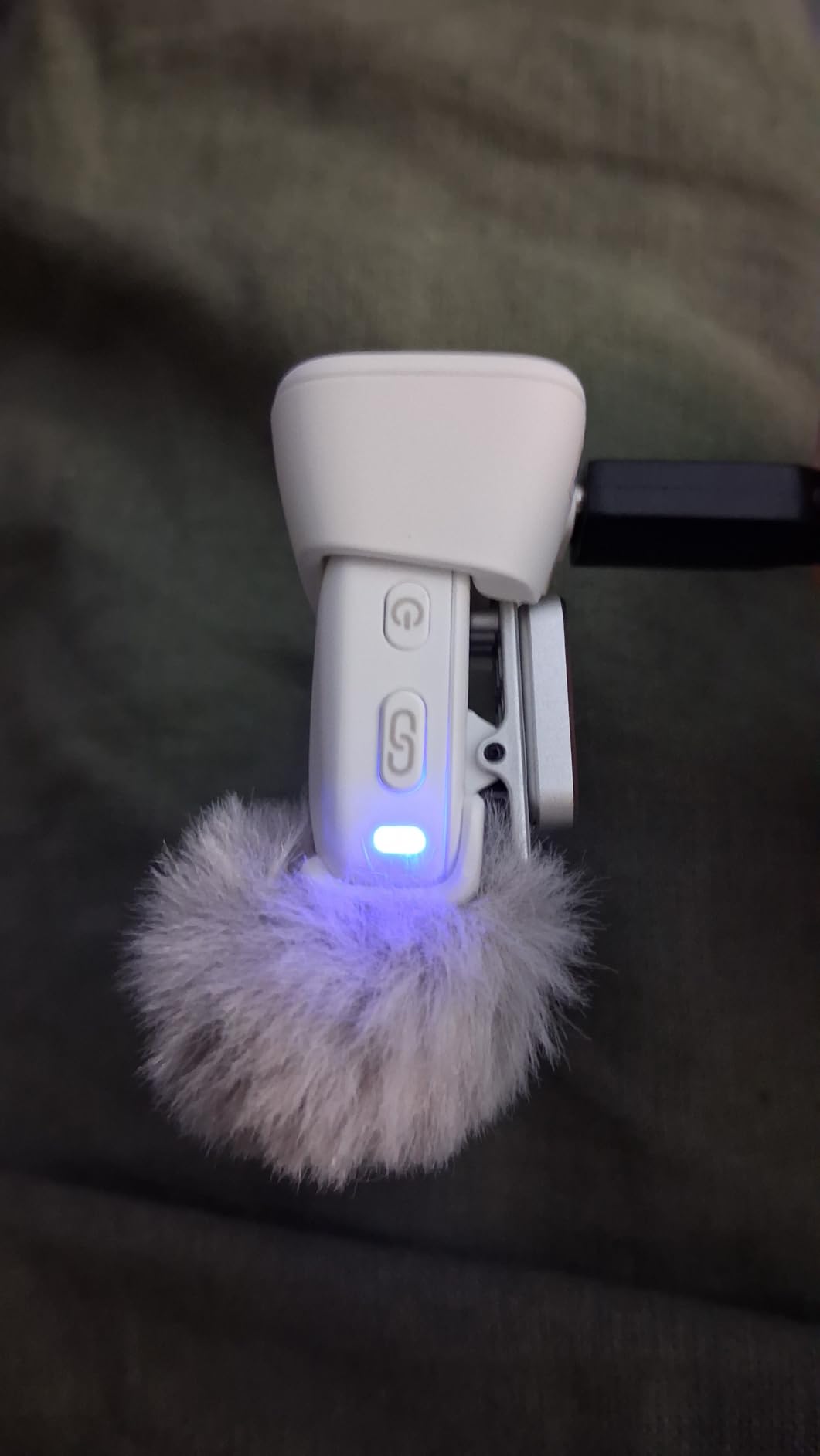 DJI Mic Mini Transmitter (Arctic White), Ultralight, Detail-Rich Audio | DJI OsmoAudio, Noise Cancelling, Wireless Microphone for Camera/iPhone/Android, Vlog, Streaming customer photo 1