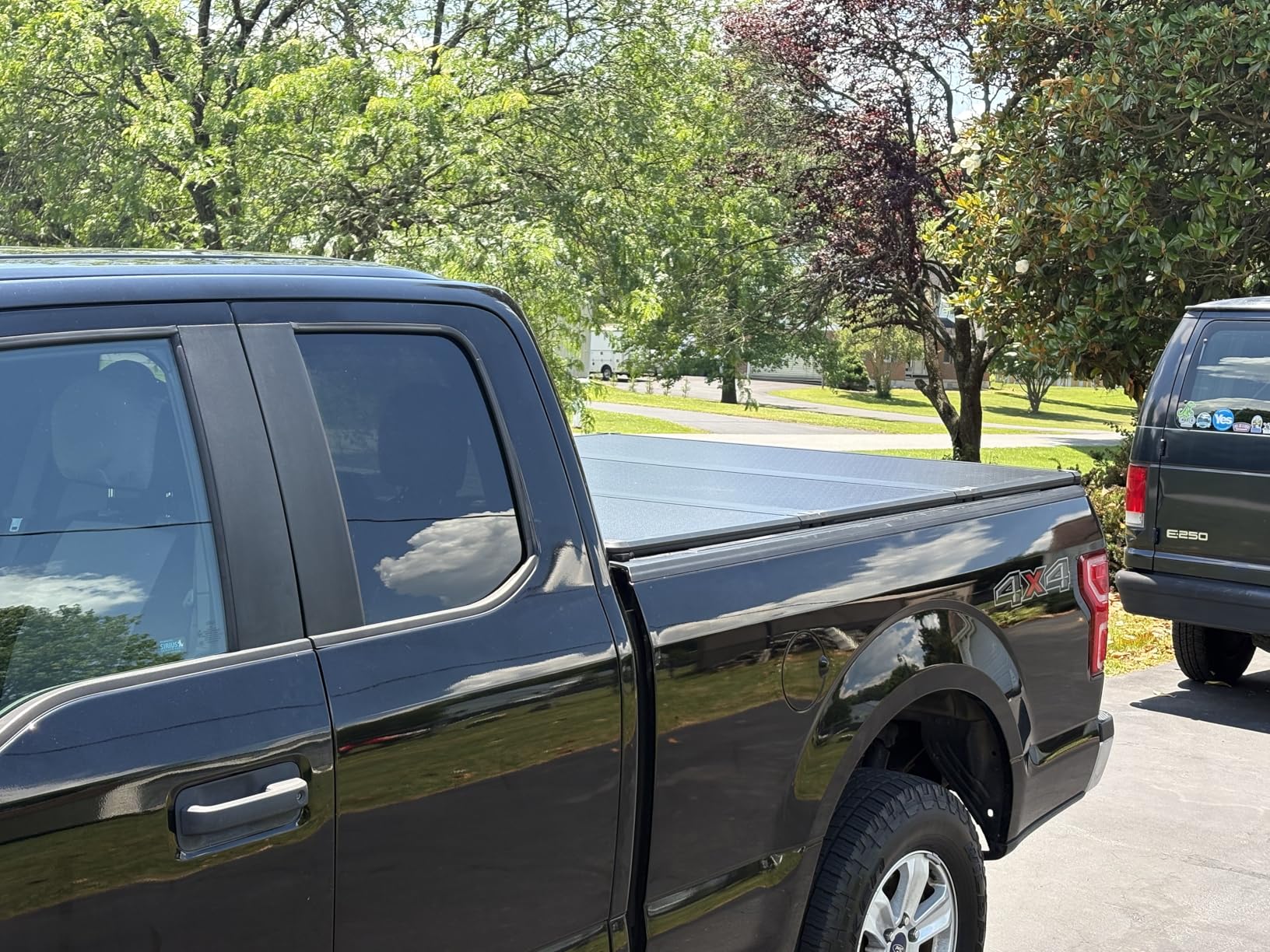 FRP Hard Tri-fold Tonneau Cover Fold Truck Bed Covers Compatible with 2015-2026 Ford F150 | F150 Lightning 5' 5