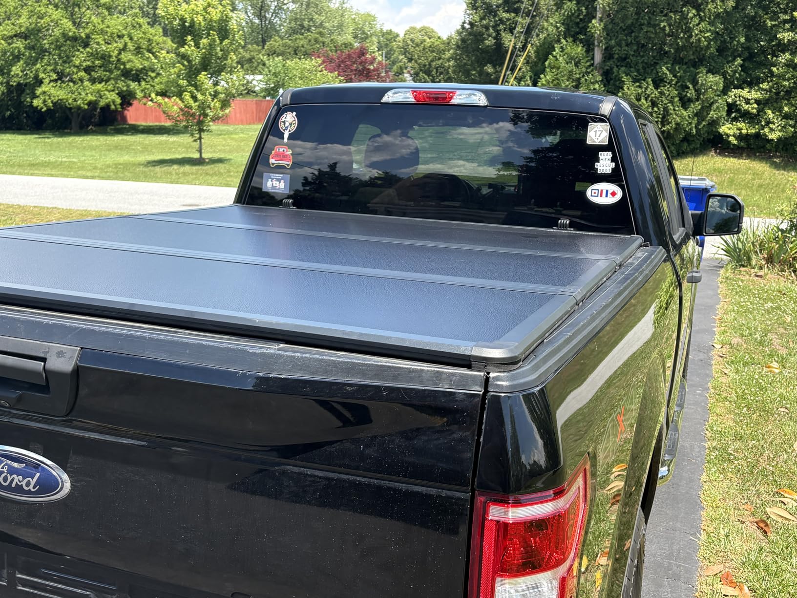 FRP Hard Tri-fold Tonneau Cover Fold Truck Bed Covers Compatible with 2015-2026 Ford F150 | F150 Lightning 5' 5