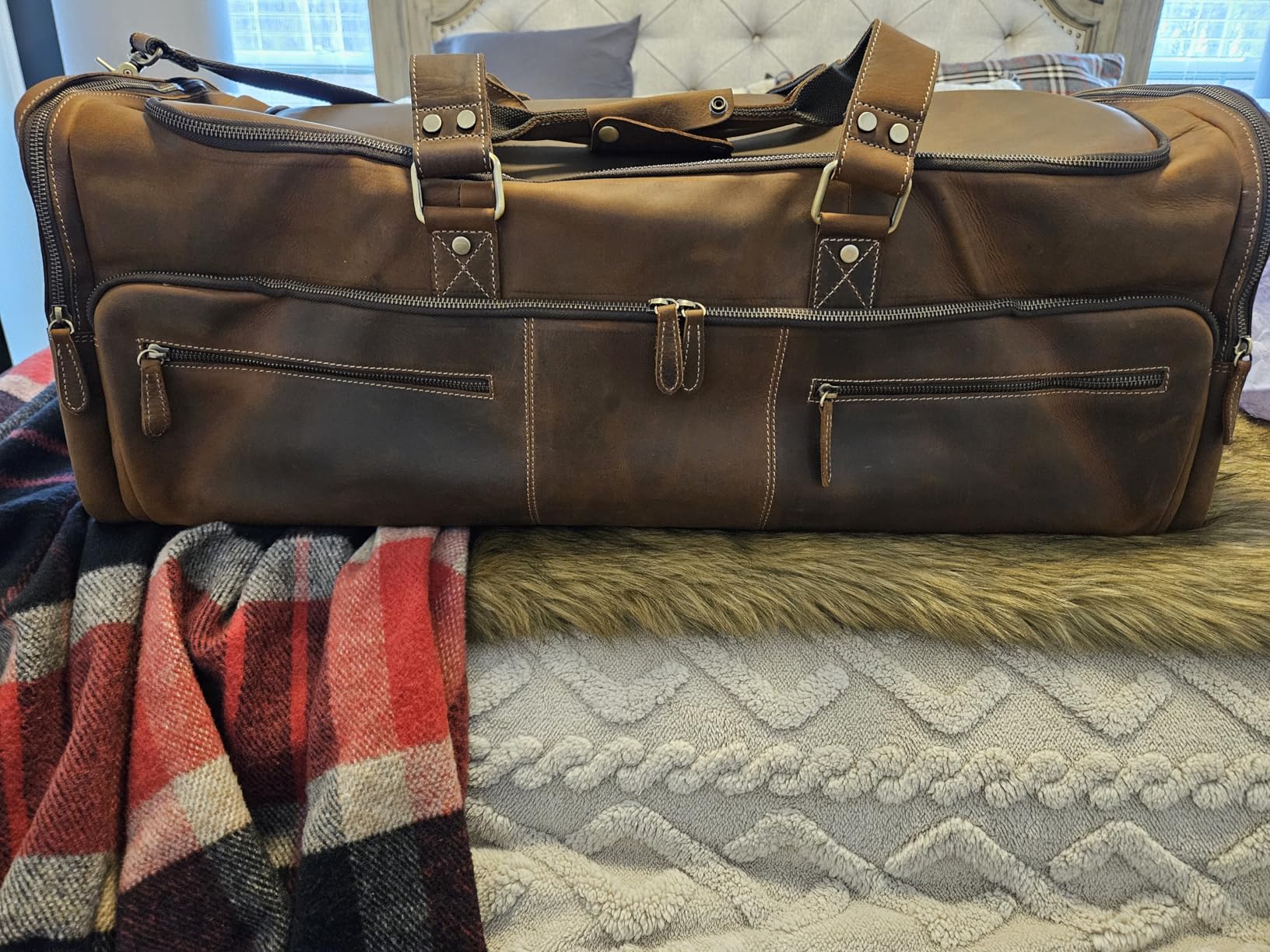 Luxorro Full Grain Leather Duffle Bag for Men | TSA Approved 22x14x9 Carry On Luggage | 22 Inch, 45L Capacity | Overnight Weekender & Travel Duffel | Dark Brown customer photo 1