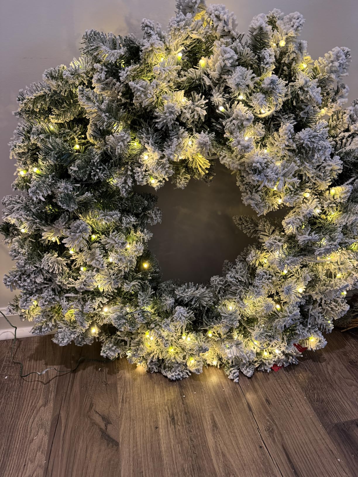 Best Choice Products 30in Large Flocked Artificial Pre-Lit Fir Christmas Wreath Holiday Accent Decoration w/ 100 2-in-1 LED Lights, 220 PVC Tips customer photo 1
