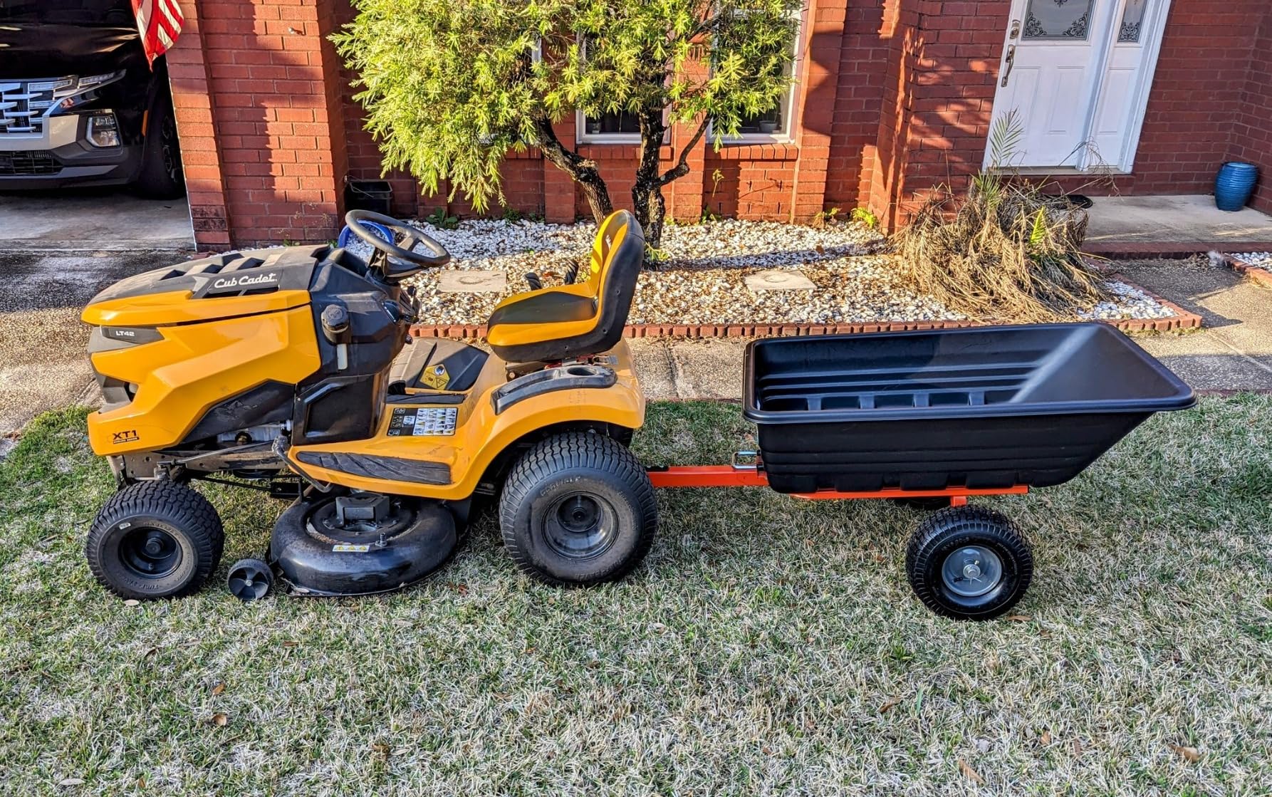 Agri-Fab Tow Behind Poly Dump Swivel Cart for Lawn Tractors and Mowers, 700 lb Capacity with Foot Dumping Mechanism customer photo 1