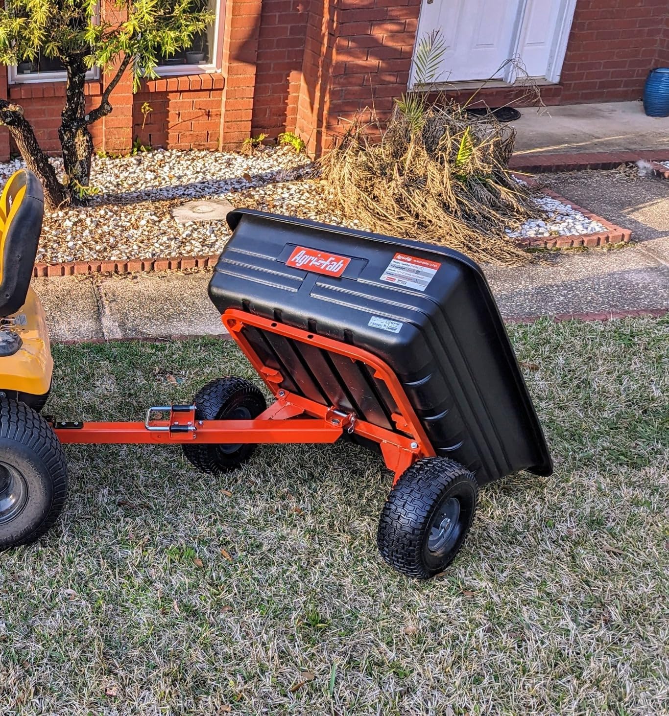 Agri-Fab Tow Behind Poly Dump Swivel Cart for Lawn Tractors and Mowers, 700 lb Capacity with Foot Dumping Mechanism customer photo 2