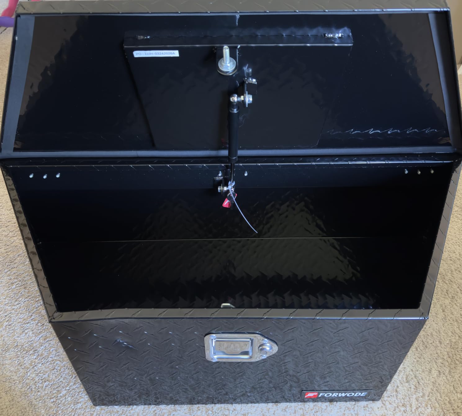 FORWODE Trailer Tongue Box 39 Inch Aluminum Tongue Tool Box Lockable Trailer Tool Chest with Gas Strut, Secure Diamond Plate Truck Tongue Tool Box for Trailer, Truck Bed, Pickup & RV Storage (Black) customer photo 2