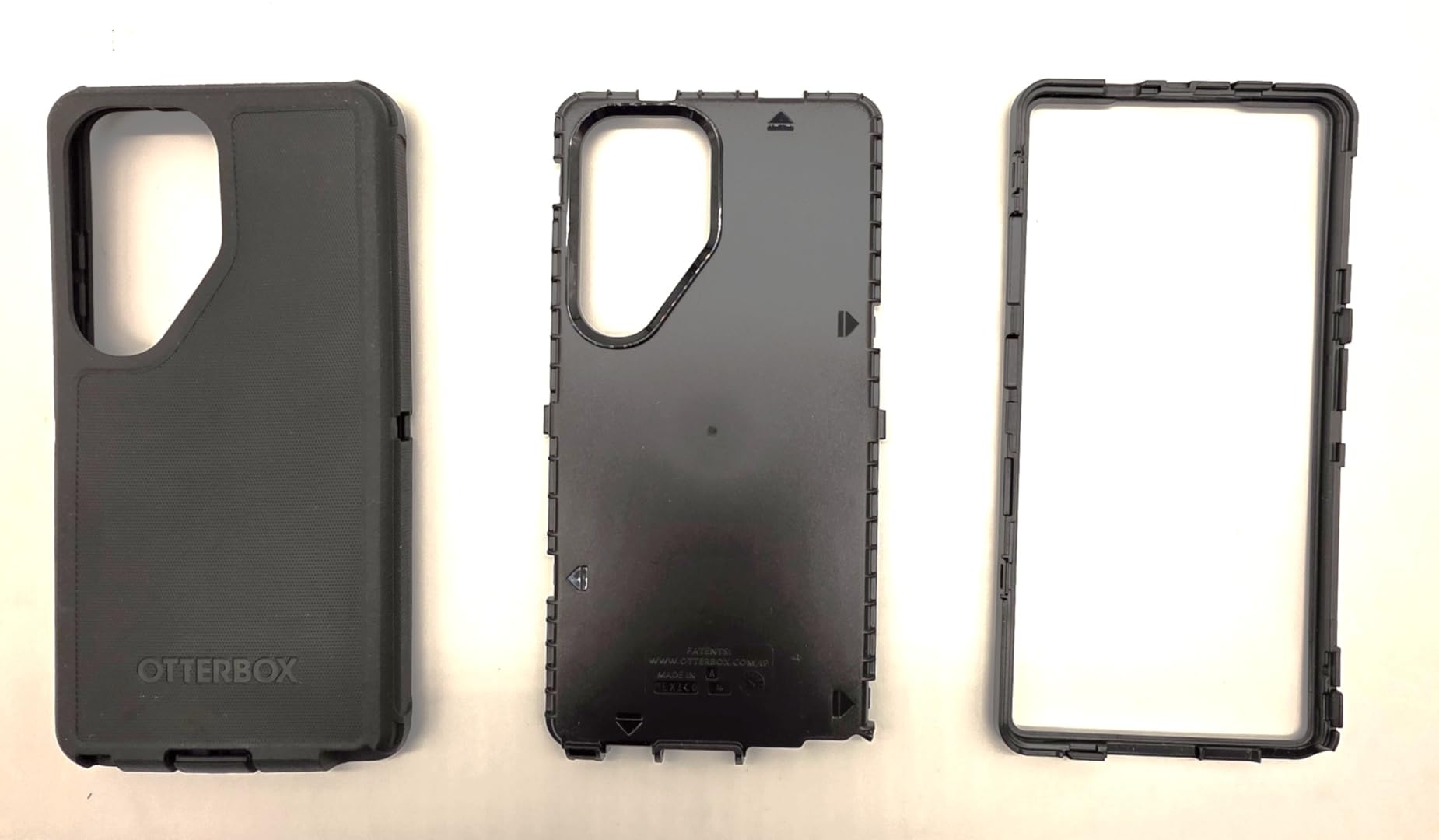 OtterBox Samsung Galaxy S25 Ultra Defender Series Case - Black customer photo 2