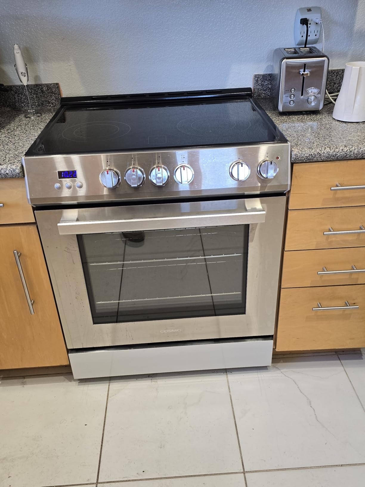 30 in. Stellar Coll 4.9 cu ft 4 Burner Electric Range Convection, Stainless customer photo 1