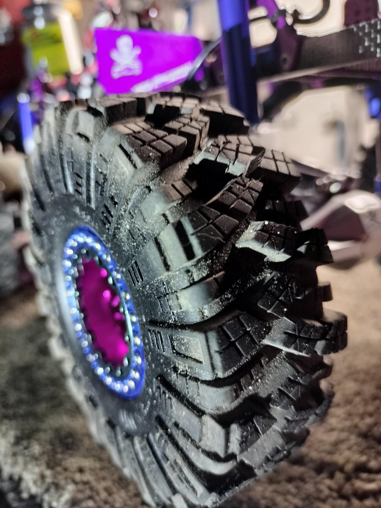 INJORA 1.9 S5 Kraken Claw Mud Terrain Tires for SCX10 1/10 RC Crawler Car customer photo 1