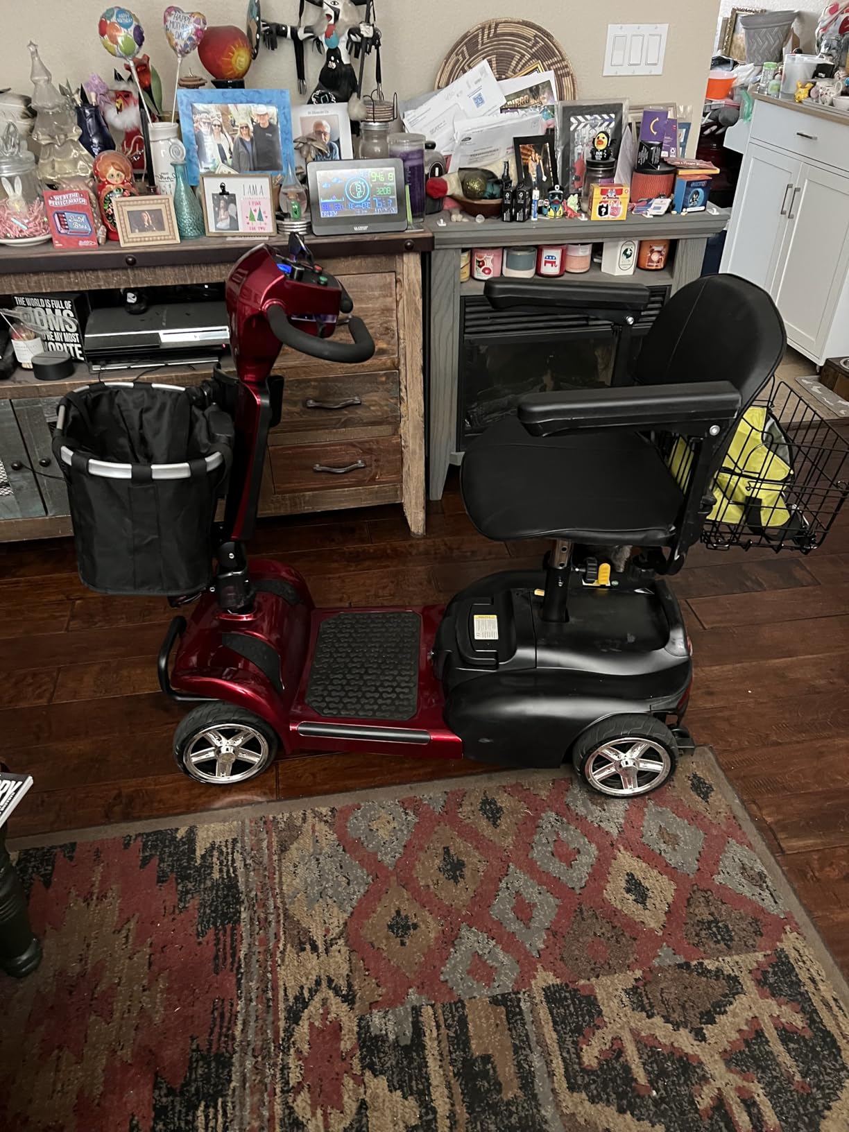 20 Miles 4 Wheels Mobility Scooter for Seniors/Adults Up to 300LBS,350W Electric Wheelchair Detachable Lithium Battery,Dual Baskets,Rotating Seat,with Taillight, USB Charging, Red 18AH customer photo 1