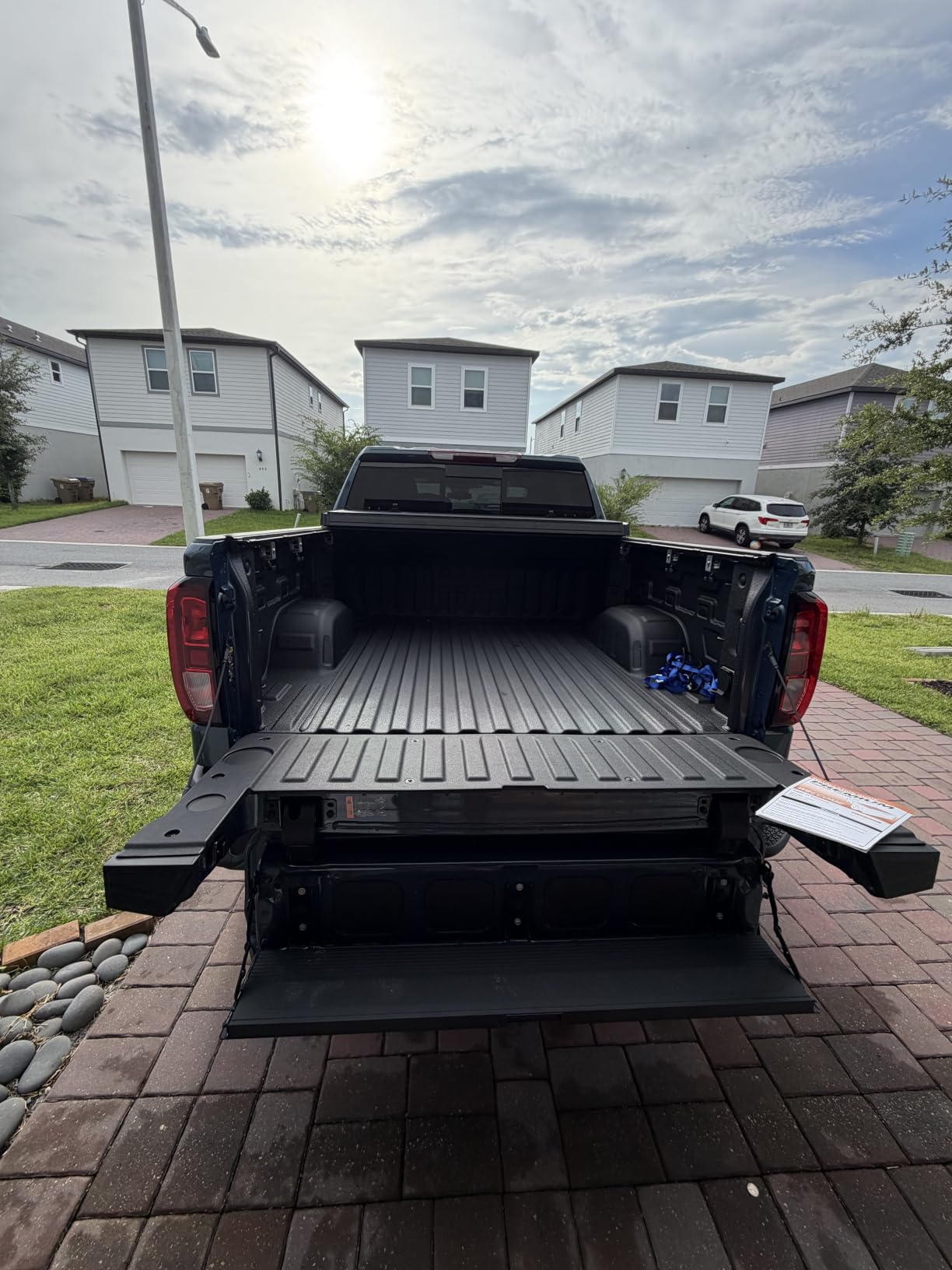 Hard Low Profile Quad-Fold Aluminum Truck Bed Tonneau Cover Compatible with 2019-2026 Chevy Silverado/GMC Sierra 5' 8