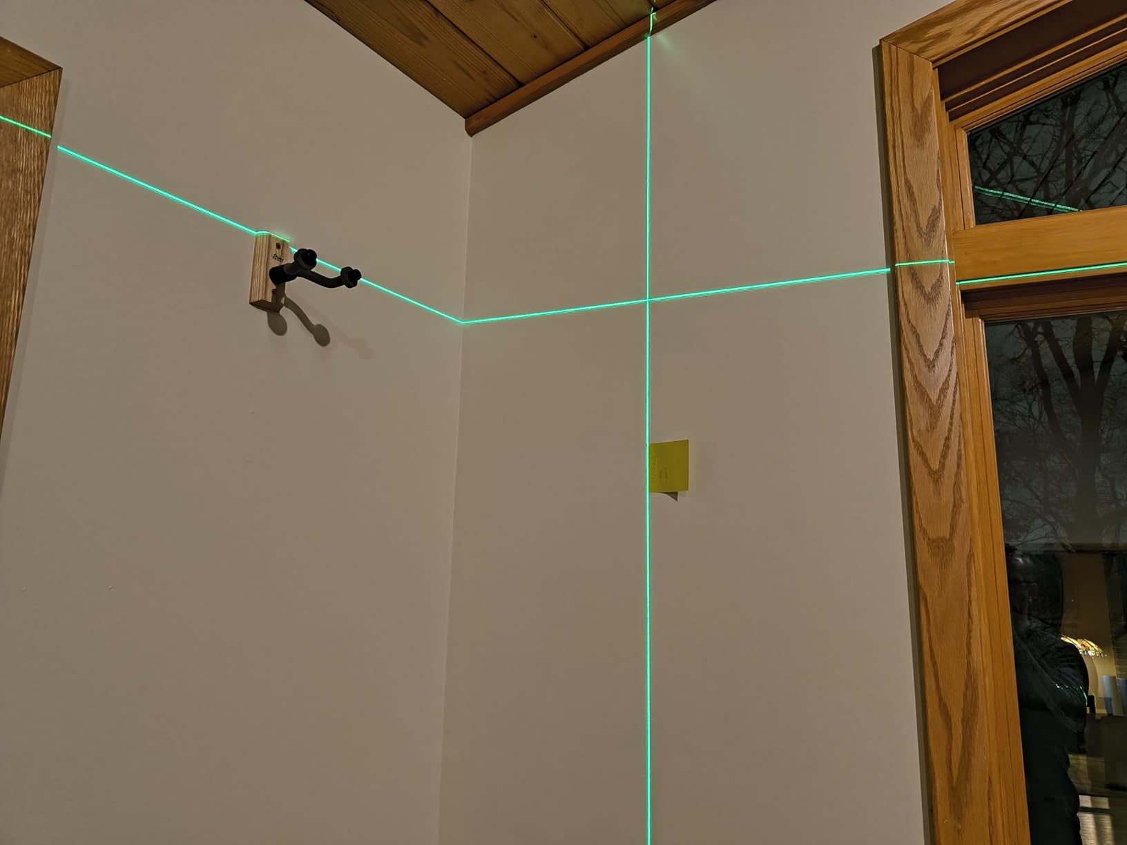 Motovera Self Leveling Laser Level 100ft, Green Cross Line with Tripod, 4 Brightness Modes & Pulse Function, Manual & Self-Leveling Modes, IP54 Waterproof customer photo 2
