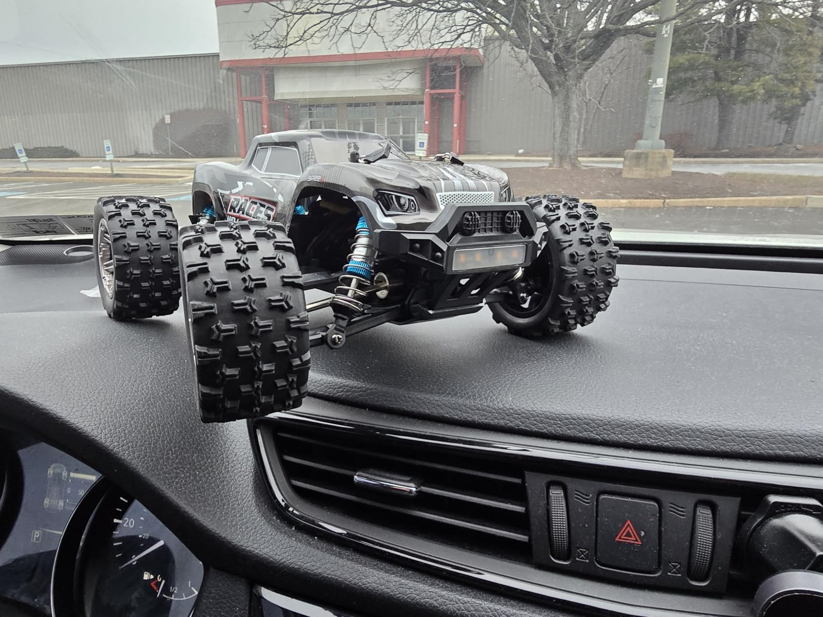 DEERC 8618 1/16 Fast Brushless RC Cars for Adults,4WD Remote Control Truck | Max 56mph,2 3S Lipo Batteries Electric Off-Road Waterproof RC Truck,4X4 High Speed Remote Control Car,All Terrain RC Truggy customer photo 1
