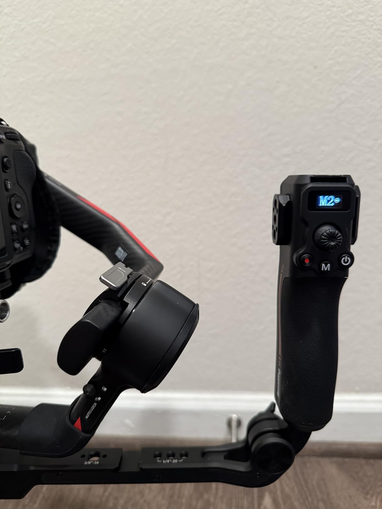 SmallRig Focus Control Dual Grip for DJI RS 2 / RS 3 Pro/RS 4 Pro Gimbal Stabilizer, Dual Handle with NATO Rail, Joystick Operation, Mode Switching, Centering/Locking, Max Load 17.6lb(Not for RS4) customer photo 2