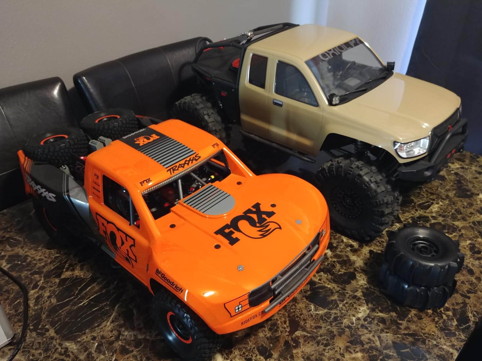 Traxxas Unlimited Desert Racer Fox 1/7 4WD Brushless RTR Desert Truck customer photo 1