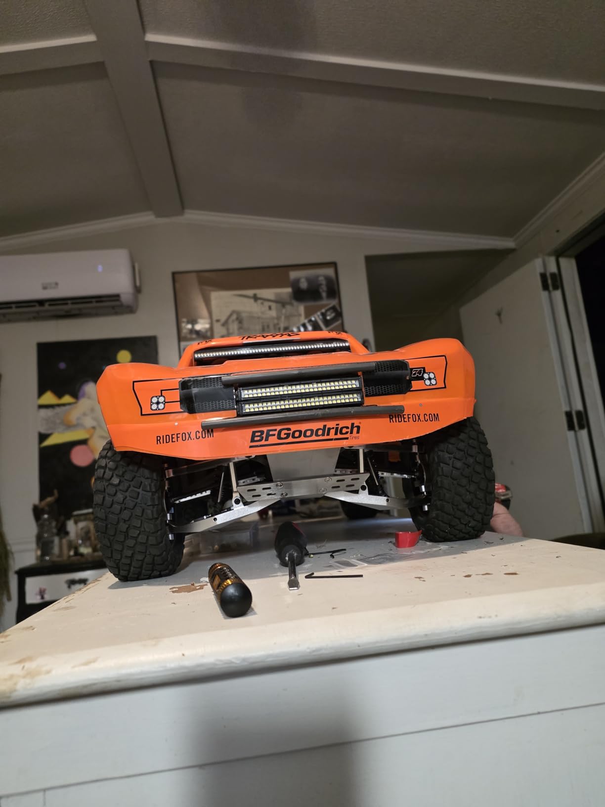 Traxxas Unlimited Desert Racer Fox 1/7 4WD Brushless RTR Desert Truck customer photo 2