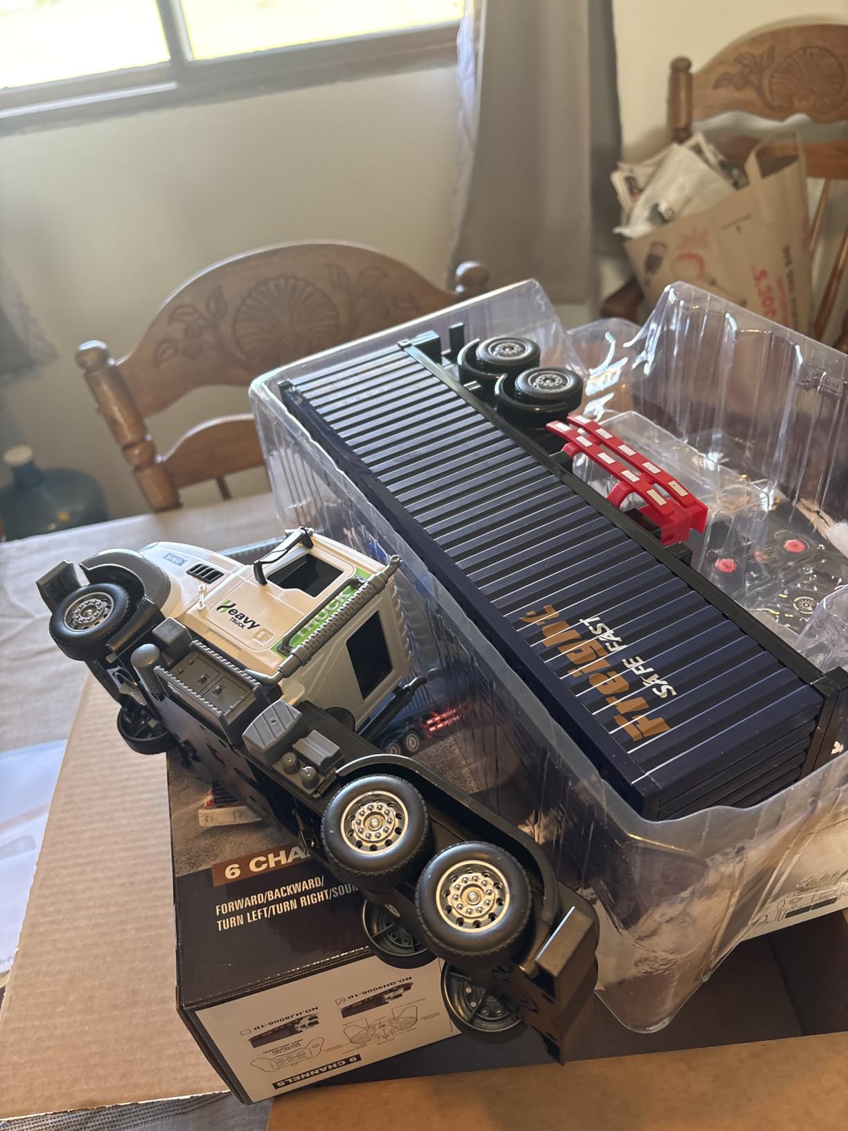 23.6-Inch 9-Channel Remote Control Semi Truck with Trailer - 1:24 Scale RC Container Carrier Truck Toy for Kids 3-8, Dual Batteries, Light & Sound Effects, Ultimate Gift for Boys & Girls customer photo 1