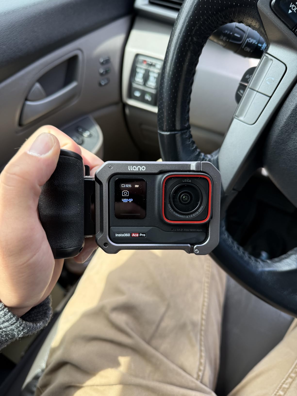 llano Aluminum Camera Cage for Insta360 Ace Pro 2/Ace Pro/Ace, Lightweight 60g Protective Frame with Cold Shoe & 1/4