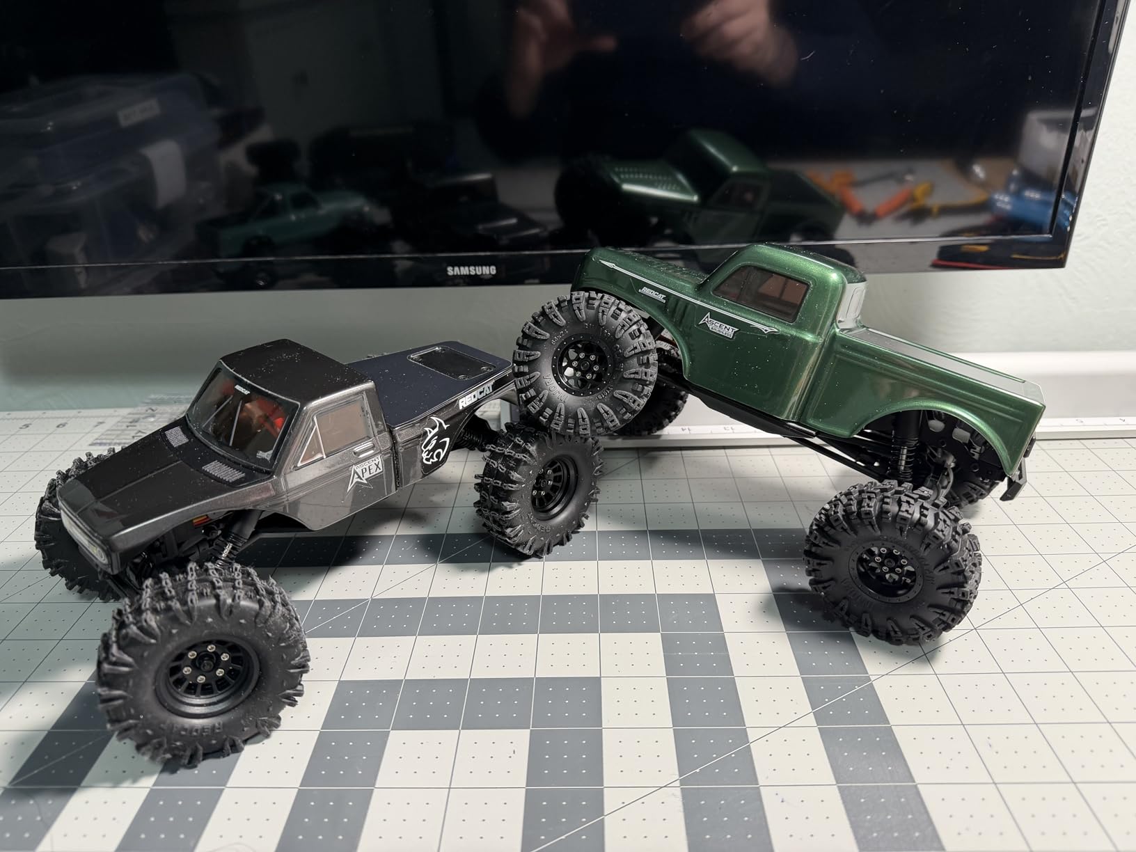 Redcat Racing Ascent 18 Brushless RC Rock Crawler - 4WD 1/18 RC Crawler with Portal Axles, High Steer Geometry, Waterproof ESC, LiPo Battery, RTR Hobby Grade RC Truck 4x4 - Green customer photo 2