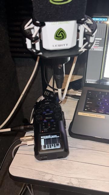 Zoom H6 Studio Handheld Recorder for Musicians, Filmmakers & Podcasters with Large Stereo Microphones, 4 Pro Quality Preamps, 8 Tracks of Recording, 32-Bit Float, Gain Knobs, and USB Audio Interface customer photo 2