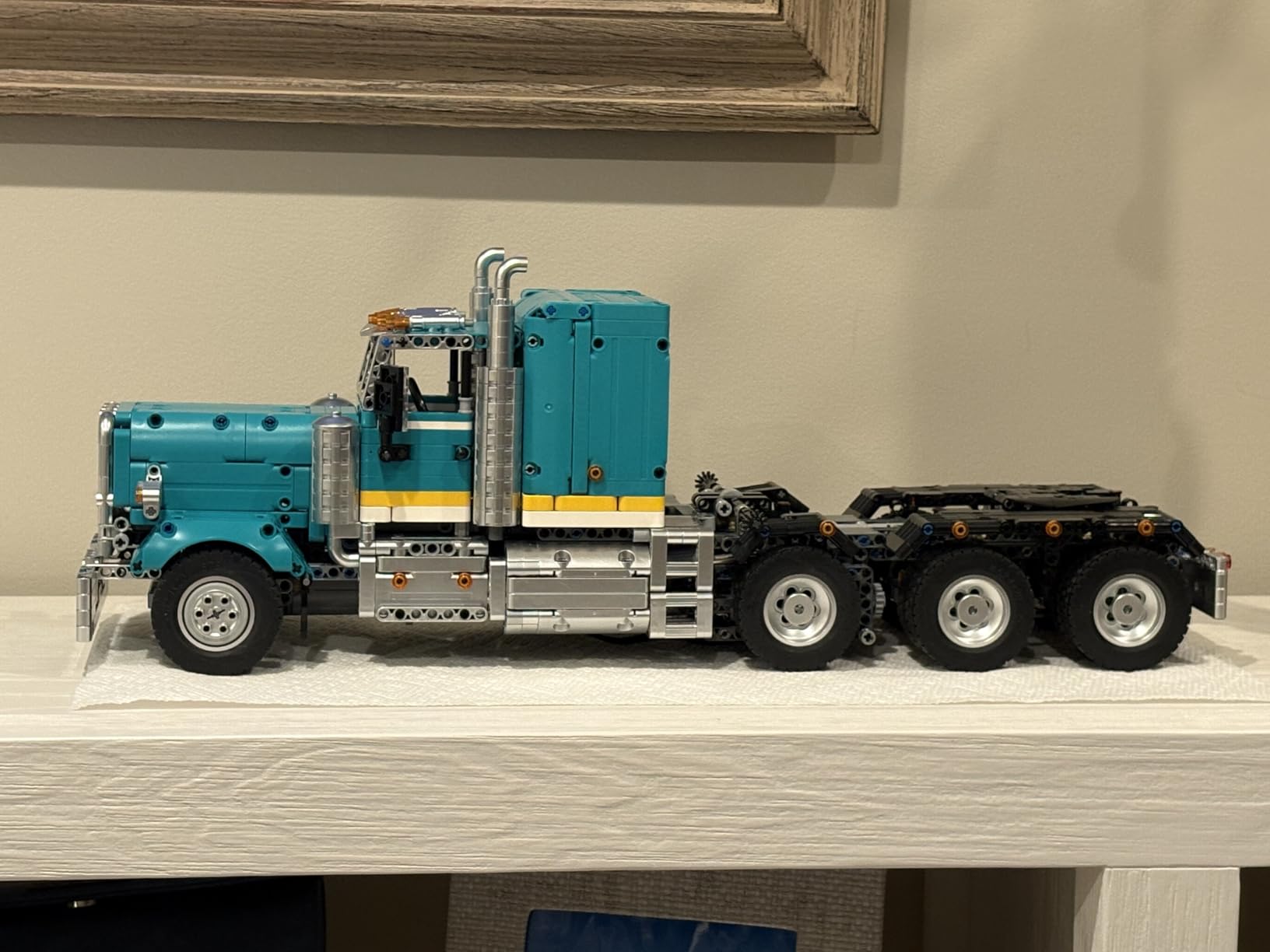 Mould King 13201 Semi Truck Building Set, APP & RC Control Mobile Tow Truck Model Kit, Assembly STEM Trailer Vehicle Building Block Set, Collectible Gift for Adult Teens (2064+ Psc) customer photo 1