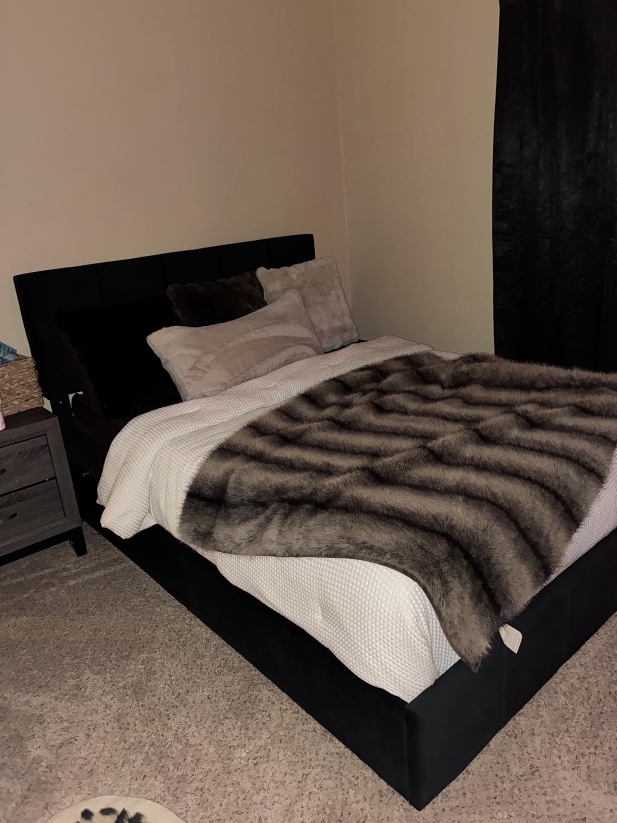 Allewie Full Size Dutch Velvet Upholstered Platform Bed Frame/Vertical Channel Tufted Adjustable Headboard/Low Profile Bed Frame/No Box Spring Needed/Easy Assembly/Black customer photo 1