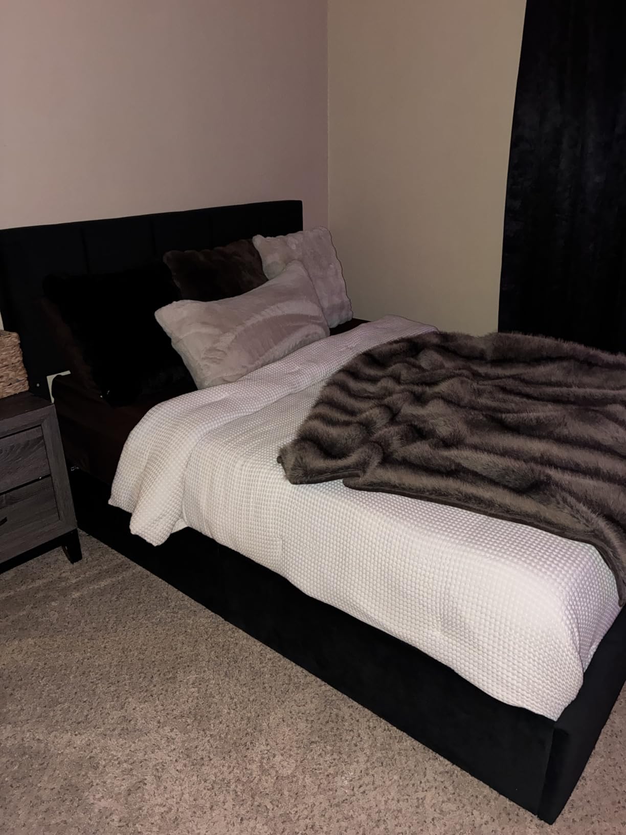 Allewie Full Size Dutch Velvet Upholstered Platform Bed Frame/Vertical Channel Tufted Adjustable Headboard/Low Profile Bed Frame/No Box Spring Needed/Easy Assembly/Black customer photo 2