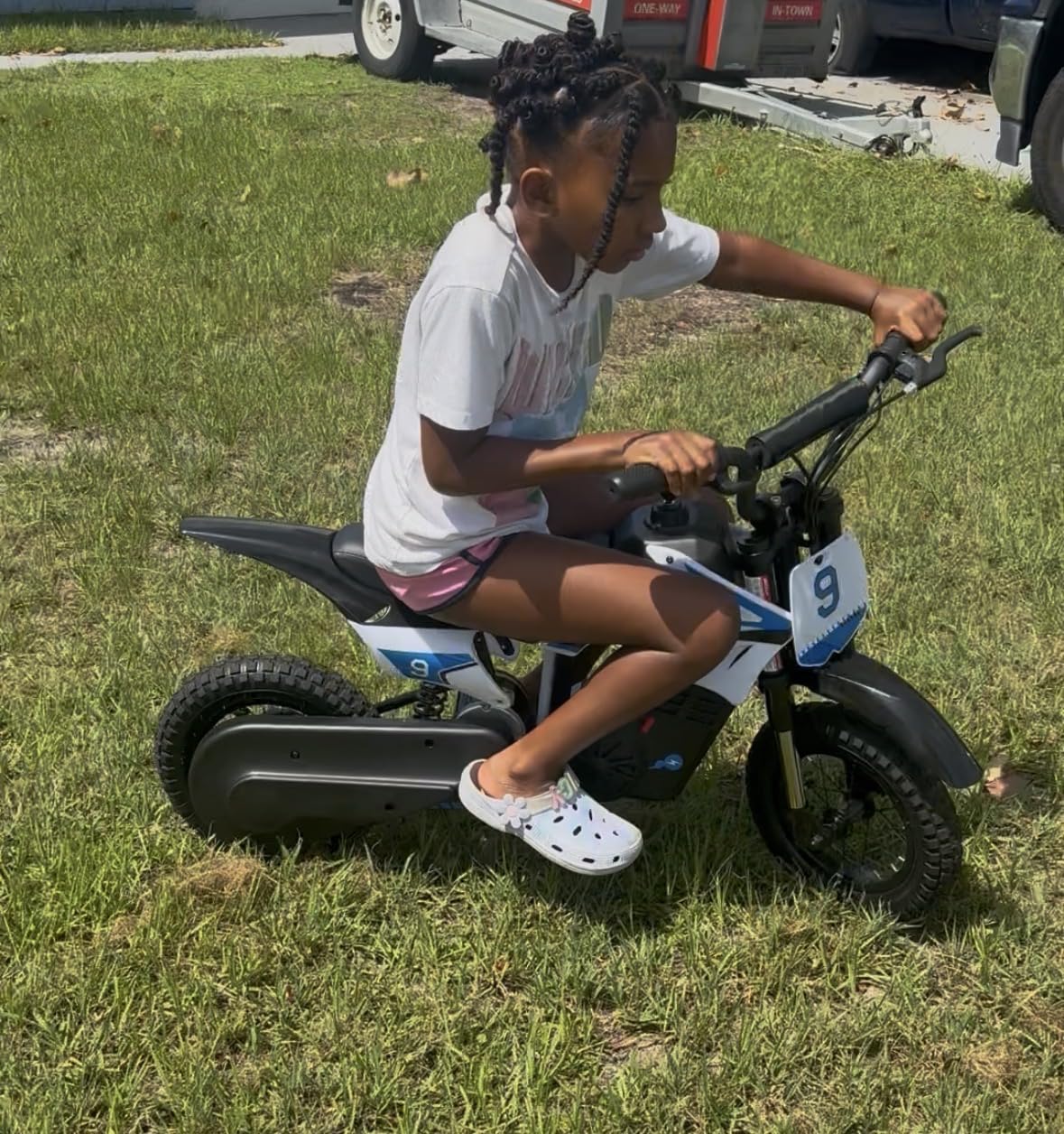 K1 Kids Electric Dirt Bike 36V Motorcycle, 16MPH Fast Speed 14 Mile Long-Range, 700W Peak 3-Speed Modes Electric Bike for Kids Ages 3-10 customer photo 1