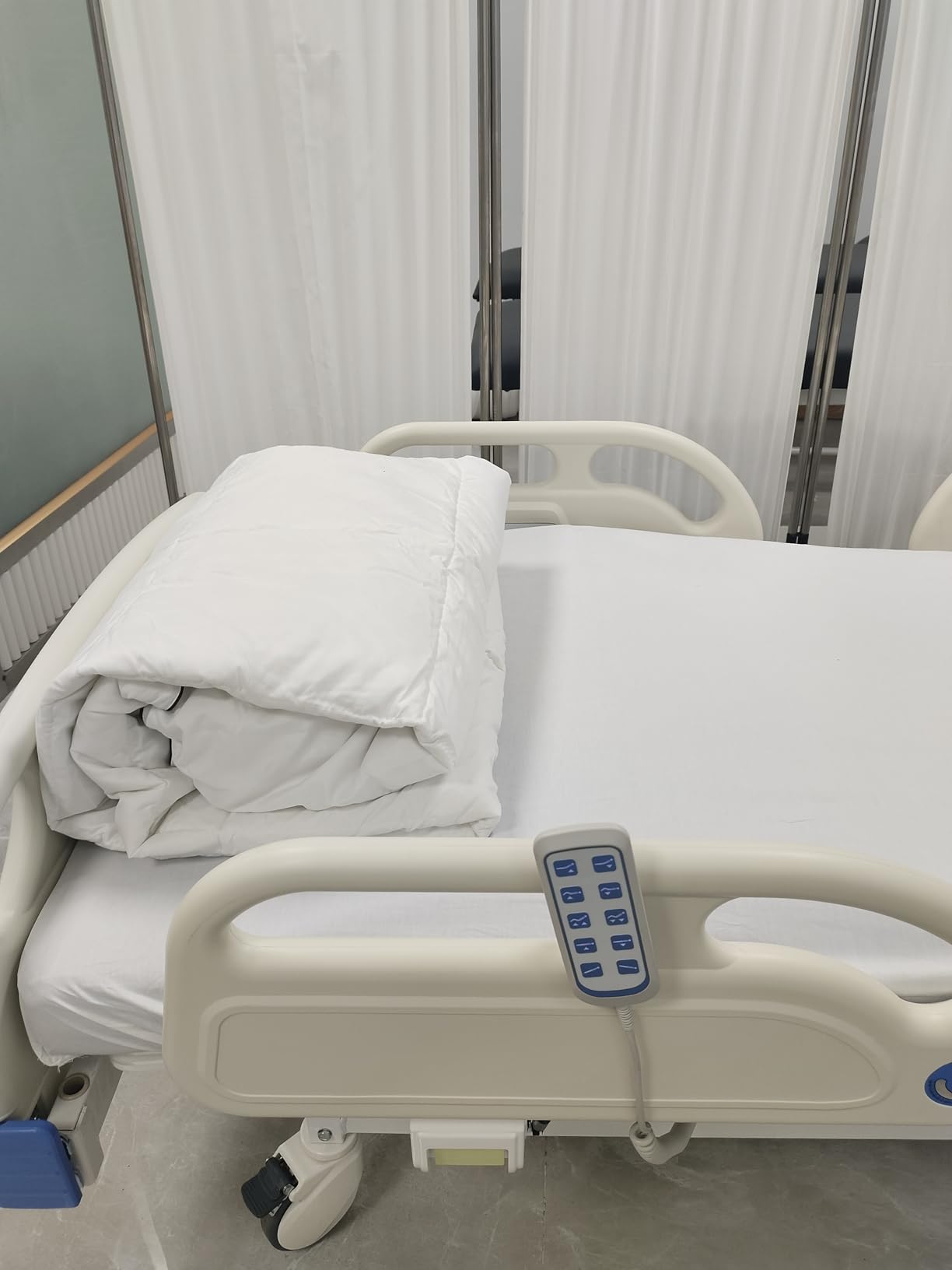 4 Function 600LBS Full Electric Hospital Bed, Beds for Home Use, Special Needs Medical Bed for Seniors with Mattress, Adjustable Hospital, Frame IV Pole, Medical Equipment Beds customer photo 1