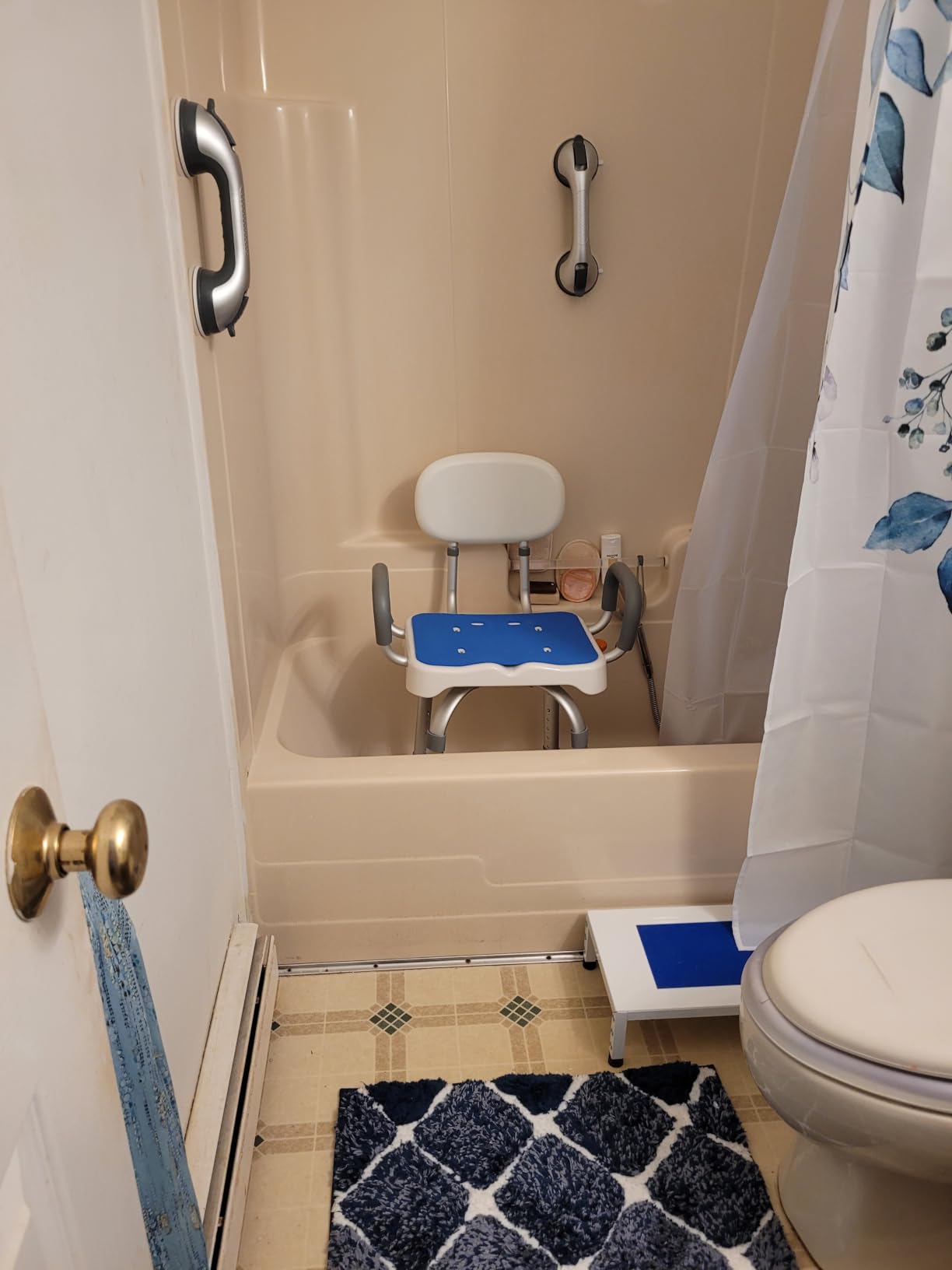 KingPavonini Swivel Shower Chair with Arms and Back, 550 lbs Heavy-Duty Shower Chair for Inside Shower Stall and Tub, Anti-Slip M-Shaped Seat & Height Adjustable Shower Seat for Elderly and Disabled customer photo 1