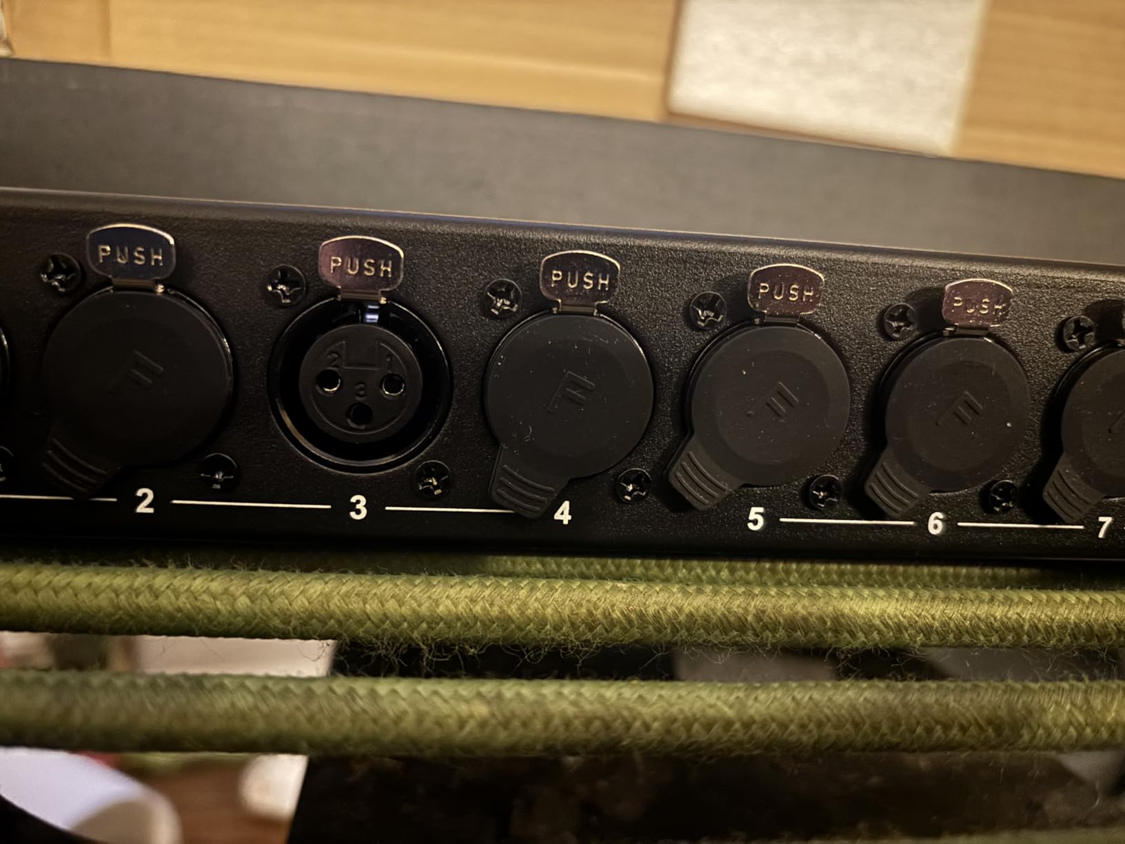 DIYTECH 16 Port XLR Patchbay - Balanced Patch Bay Audio Snake Panel with Reversible XLR Connectors, Metal Rack-Mount Chassis, Mounting Screws Included - Studio, Live Sound & Broadcast customer photo 2