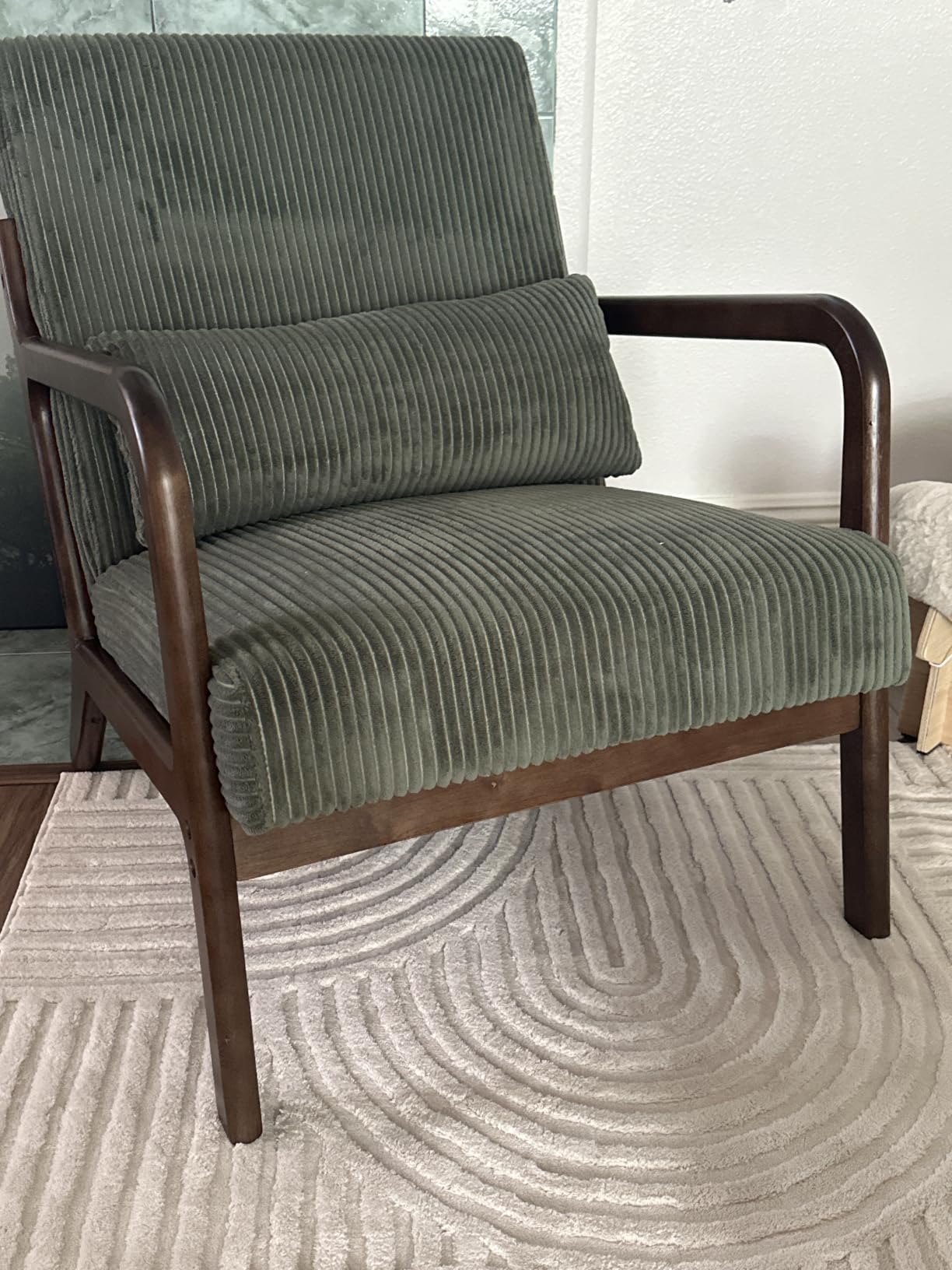 Garvee Mid-Century Modern Accent Chair, Chenille Upholstery, Solid Wood Armchair with Removable Lumbar Pillow, Sturdy Reading Chair for Living Room, Bedroom, Guest Room, Easy Assembly, Green customer photo 1