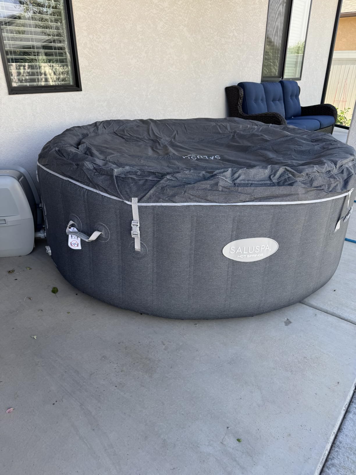 Bestway SaluSpa Hot Springs Inflatable Hot Tub, Fits Up to 4-6 Persons, Energy-Efficient Portable Spa with Smart WiFi App Control, Outdoor Blow Up Hottub for Backyard, 140 AirJets, 77