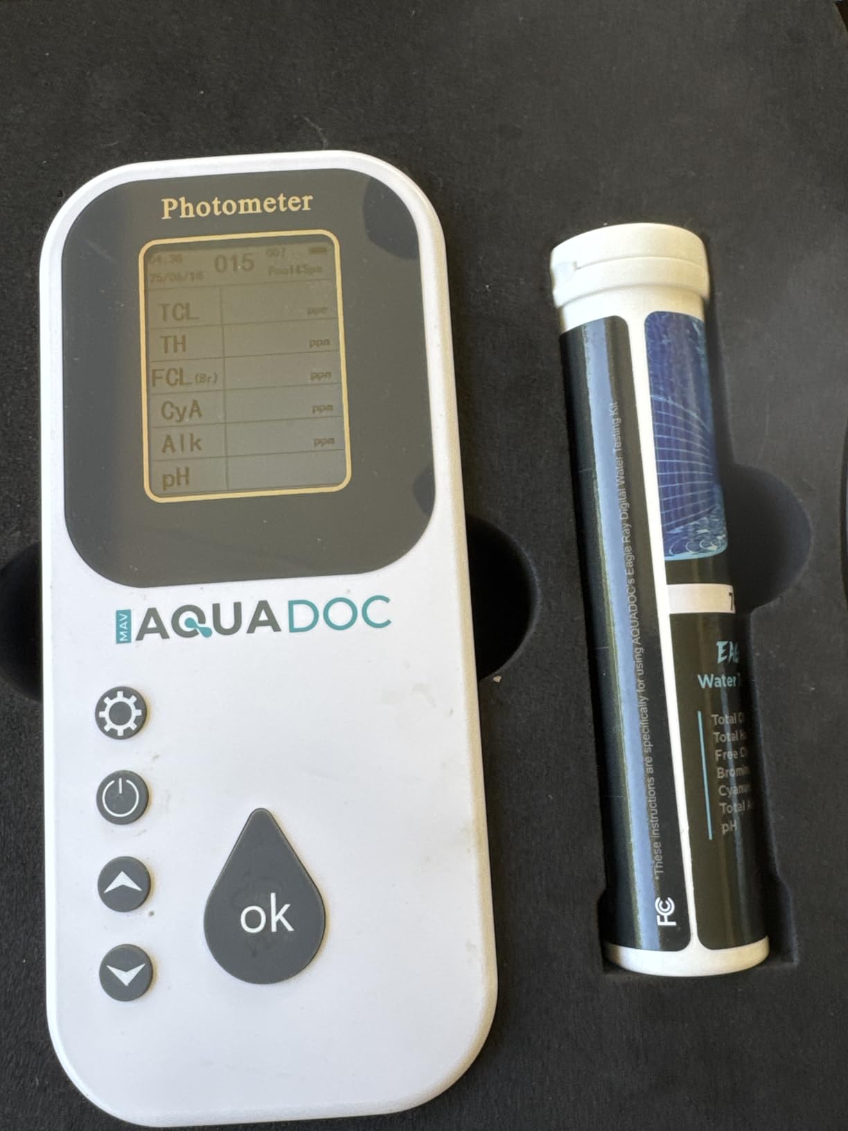 Eagle Ray Digital Water Test Kit for Pool & Spa by AquaDoc with Digital Water Tester and 30 Pool & Hot Tub Test Strips for Chlorine, Bromine, Total Hardness, Cyanuric Acid, Alkalinity and pH customer photo 2