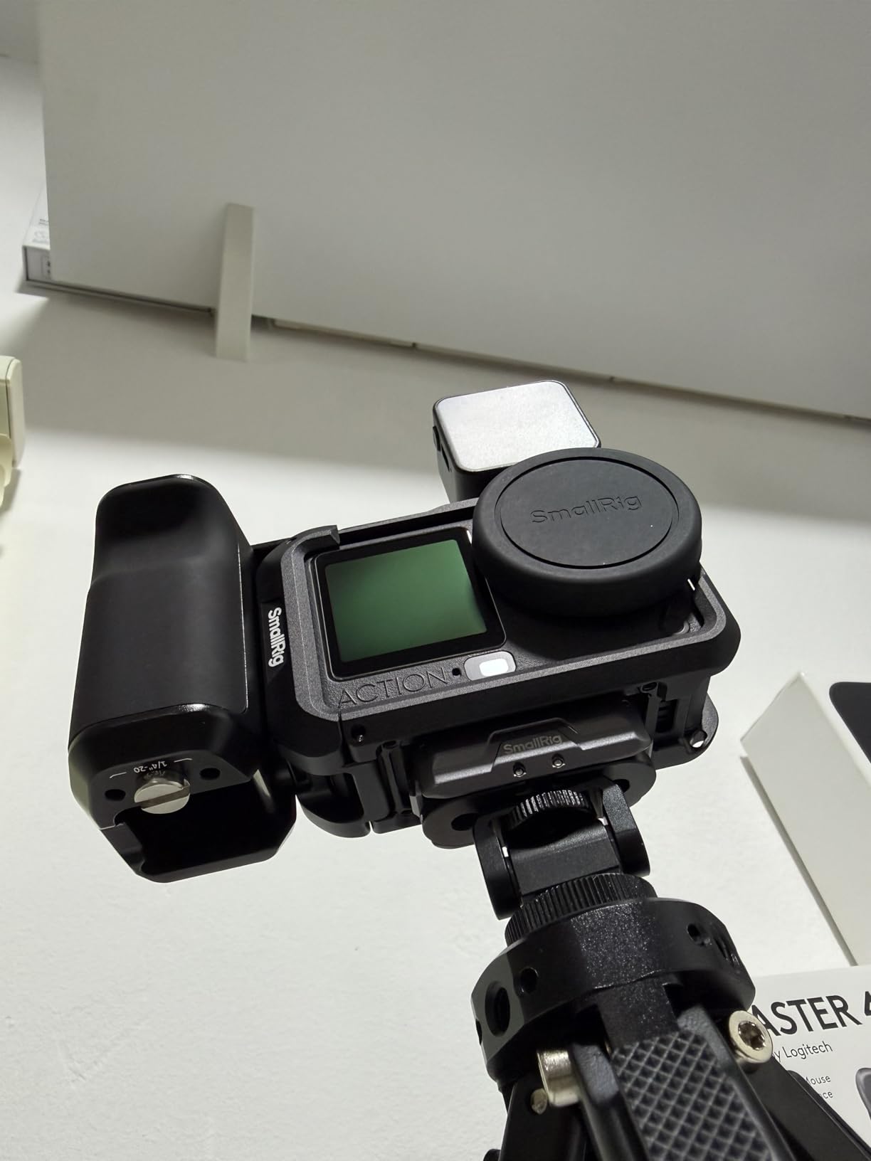 SMALLRIG Handle Grip Kit for DJI Osmo Action 6 with Metal Cage, Street Photography Grip for DJI, Action 6 Cage with Shutter Button, Cold Shoe, Wrist Strap, Lens Cover, 1/4 Threaded Hole - 6037 customer photo 1