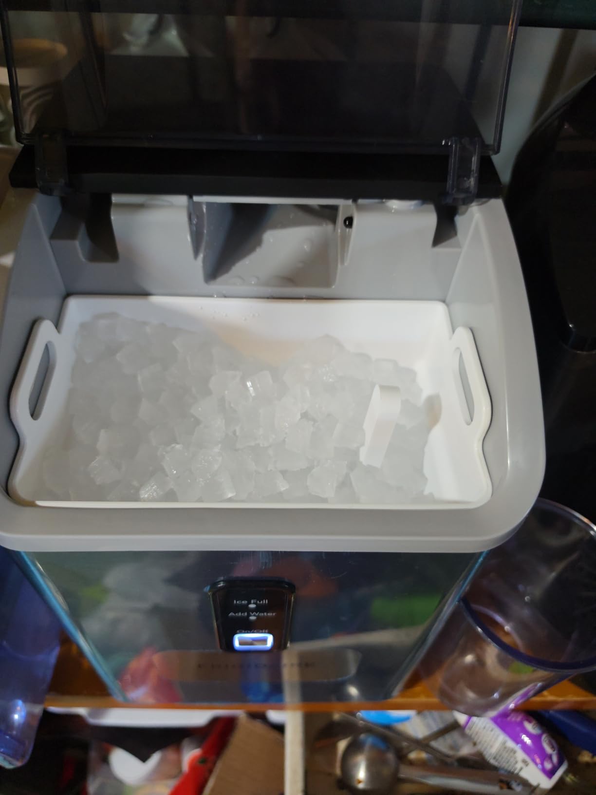 Frigidaire Countertop Crunchy Chewable Nugget Ice Maker, Compact, 33lbs per Day, Metallic Finish customer photo 1