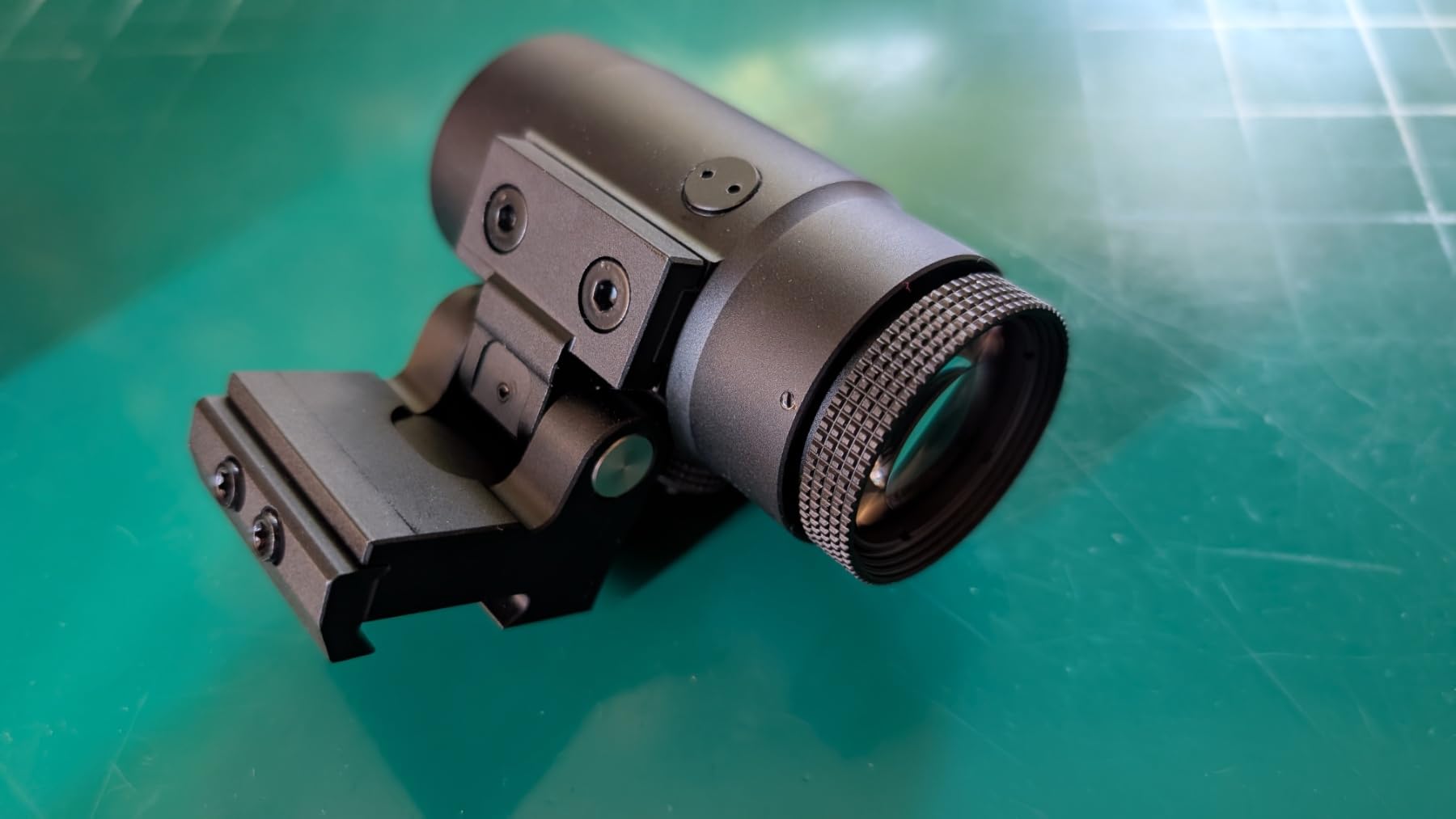 Monstrum Dynamo 3X Micro Magnifier with Flip-to-Side Mount customer photo 1